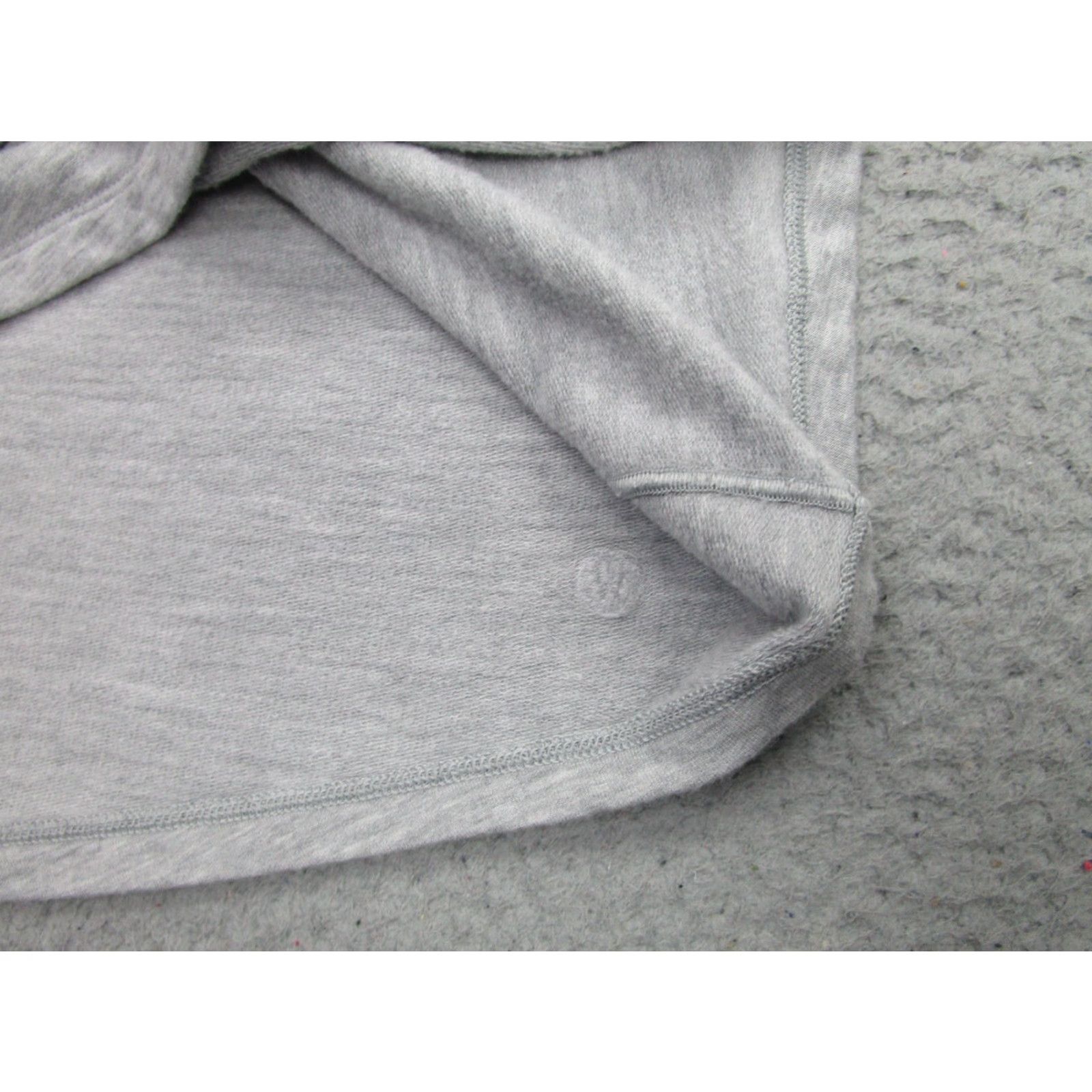 Lululemon Lululemon Shirt Womens M Gray Long Sleeve Crewneck Athletic Heather Training Size M / US 6-8 / IT 42-44 - 5 Thumbnail