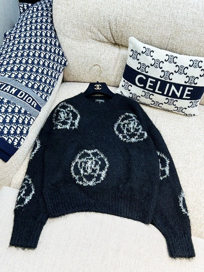 Chanel Chanel 23K black yards camellia long-sleeved sweater Size XXS / US 00 / IT 34 - 1 Thumbnail