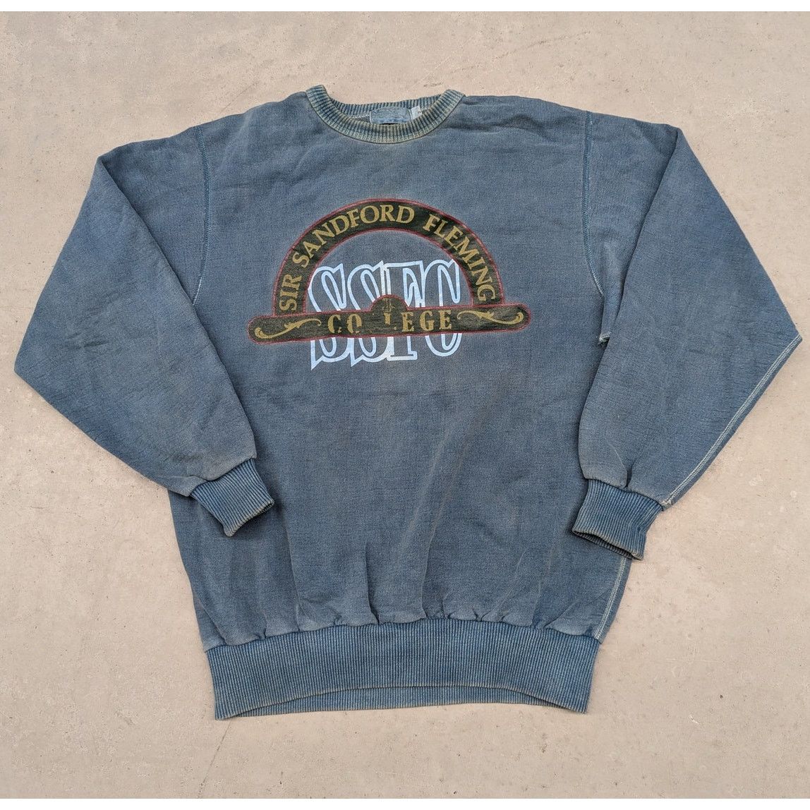 Vintage Vintage Sir Sandford Fleming College crew neck sweater Size US L / EU 52-54 / 3 - 1 Thumbnail