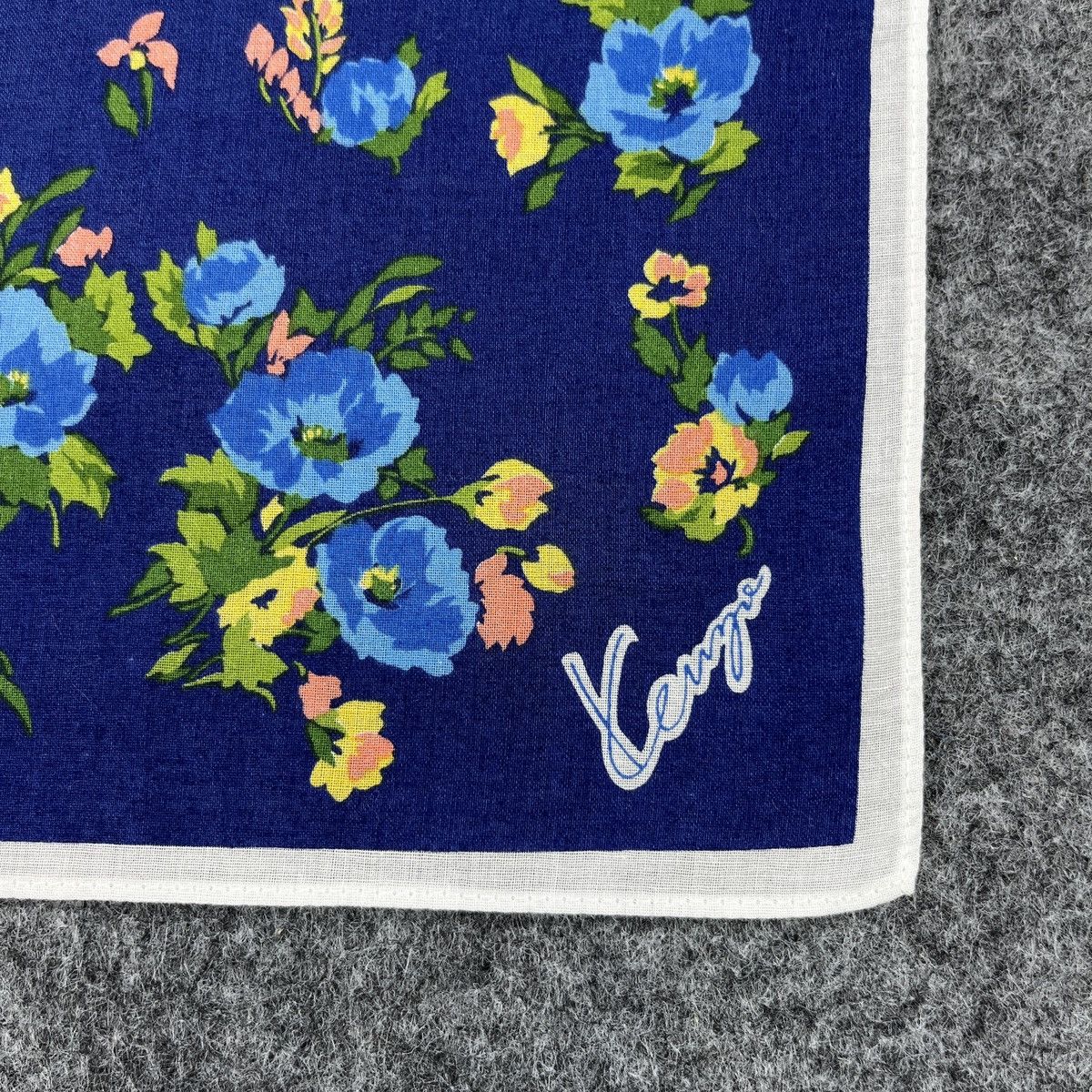 Kenzo × Vintage Kenzo Handkerchief / Bandana / Neckerchief B553 Size ONE SIZE - 2 Thumbnail