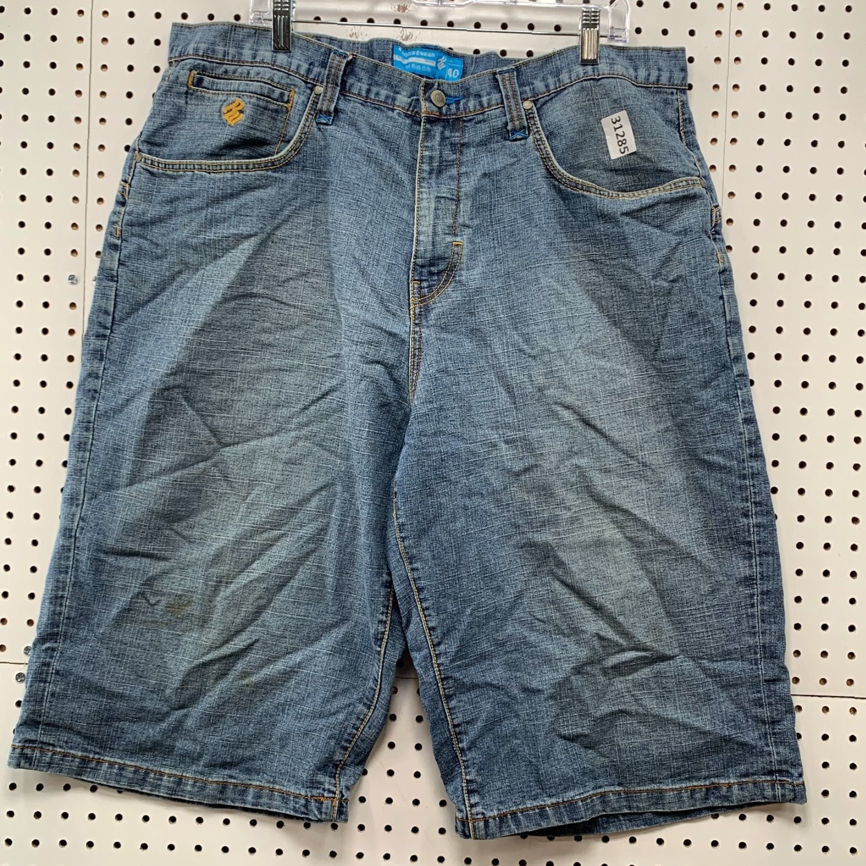 Rocawear VINTAGE Rocawear Denim Bermuda Shorts Blue Mens Size 40 Hip Hop 39x14 Fits 40 14in Inseam Jeans 90s Y2K Size US 40 / EU 56 - 2 Thumbnail