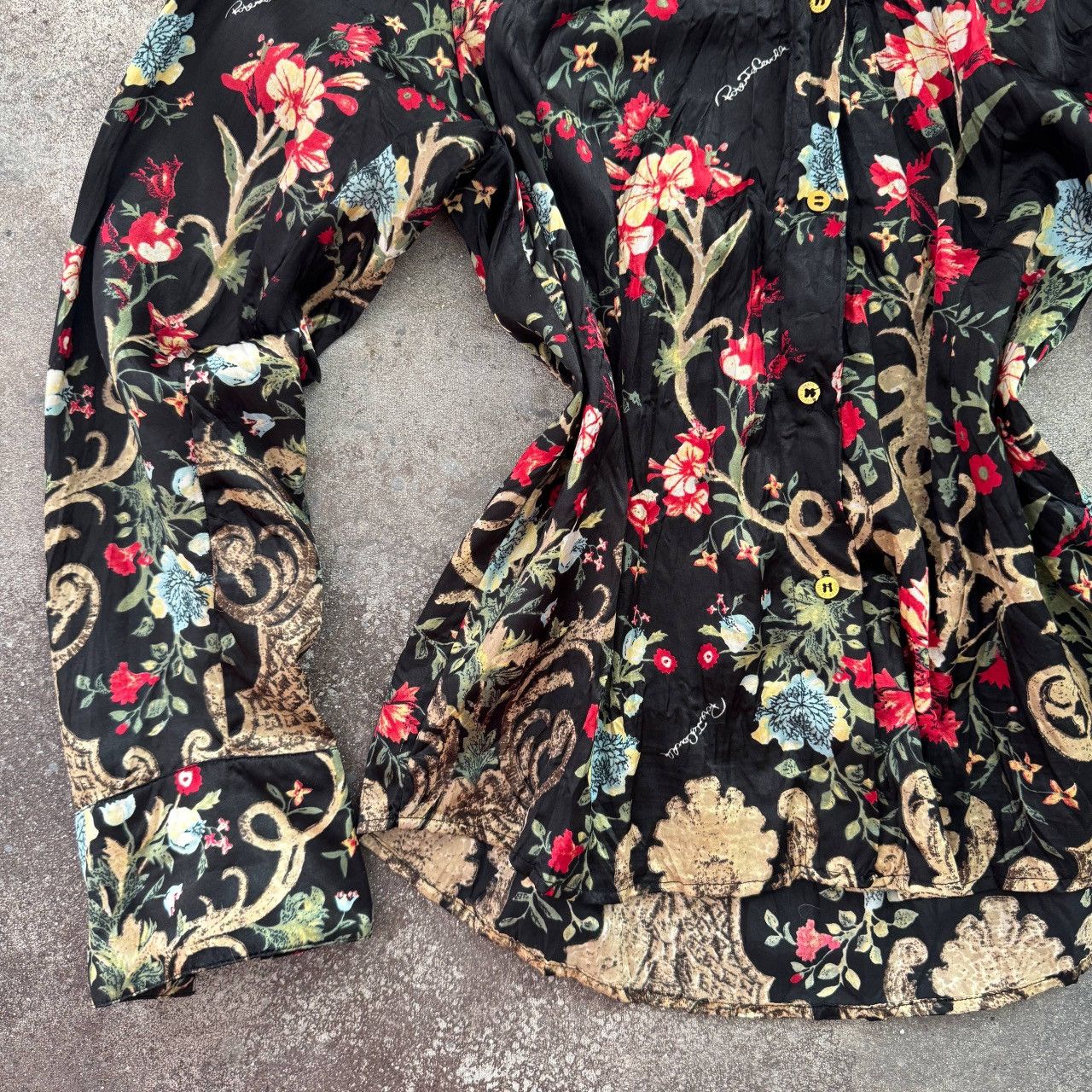 Roberto Cavalli Roberto Cavalli Vintage Floral Blouse Size L / US 10 / IT 46 - 4 Thumbnail