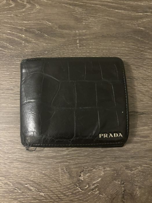 Prada snakeskin outlet wallet