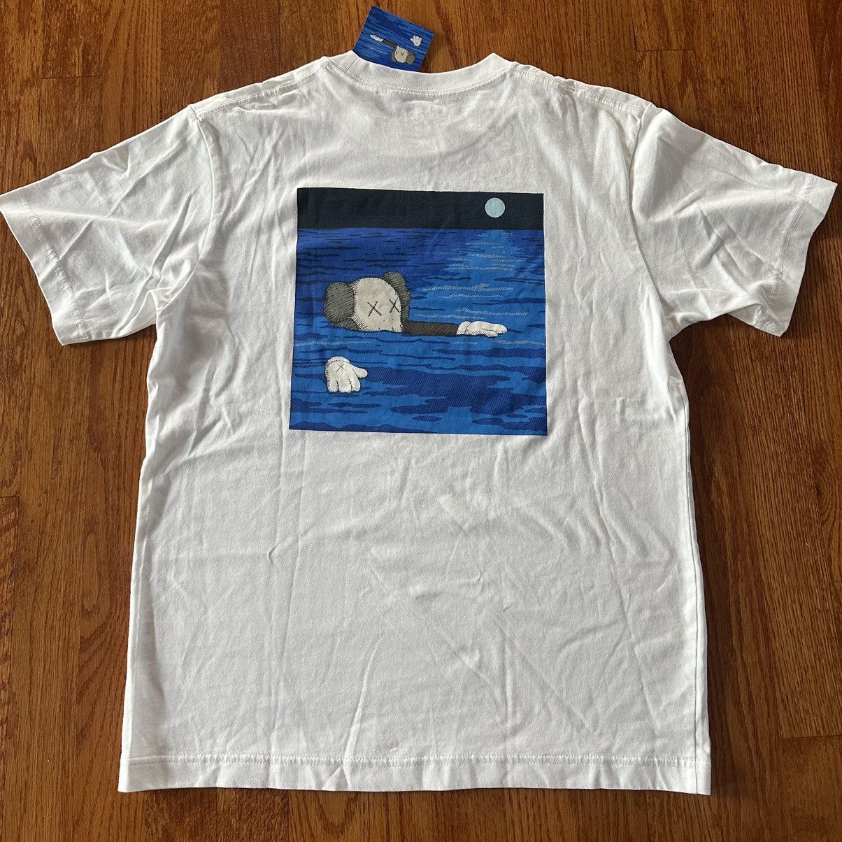 Kaws Kaws x Uniqlo Artbook Cover Shirt Size US XS / EU 42 / 0 - 1 Thumbnail