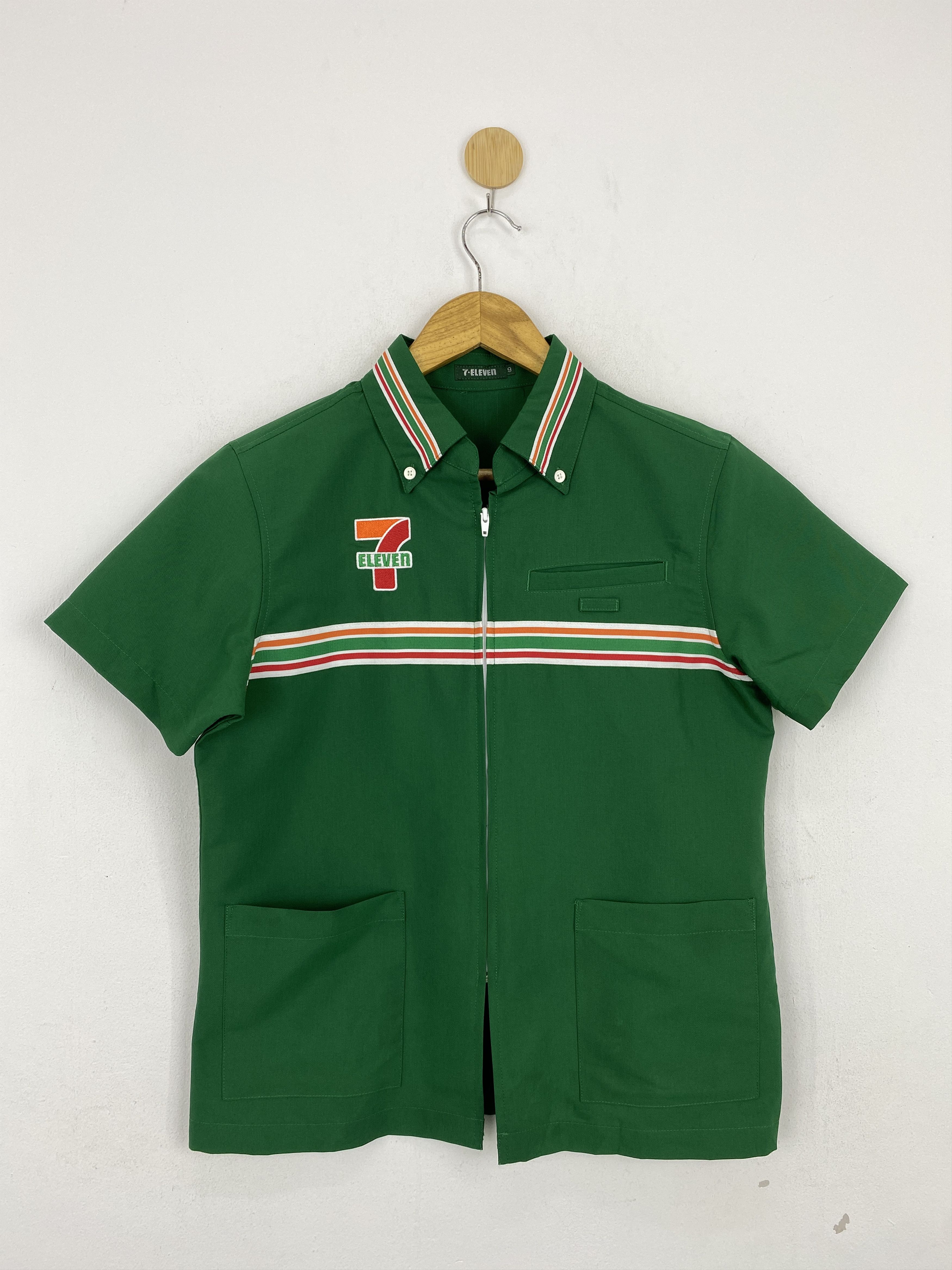 Japanese Brand Vintage 7-Eleven Worker's Short Sleeve Outfit MJ0083Z Size US S / EU 44-46 / 1 - 1 Thumbnail