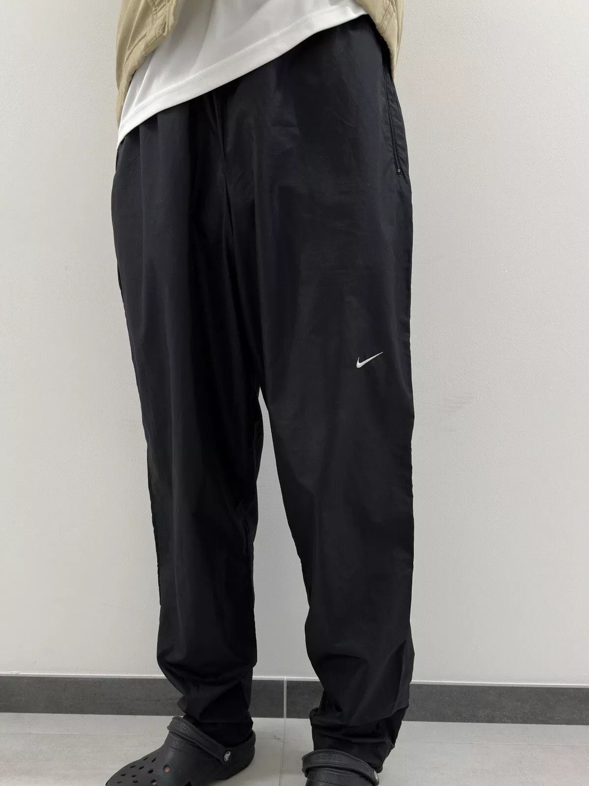 Nike VINTAGE 2000s NIKE NYLON Track Sniny y2k PANTS Y2K MENS Size US 32 / EU 48 - 7 Thumbnail