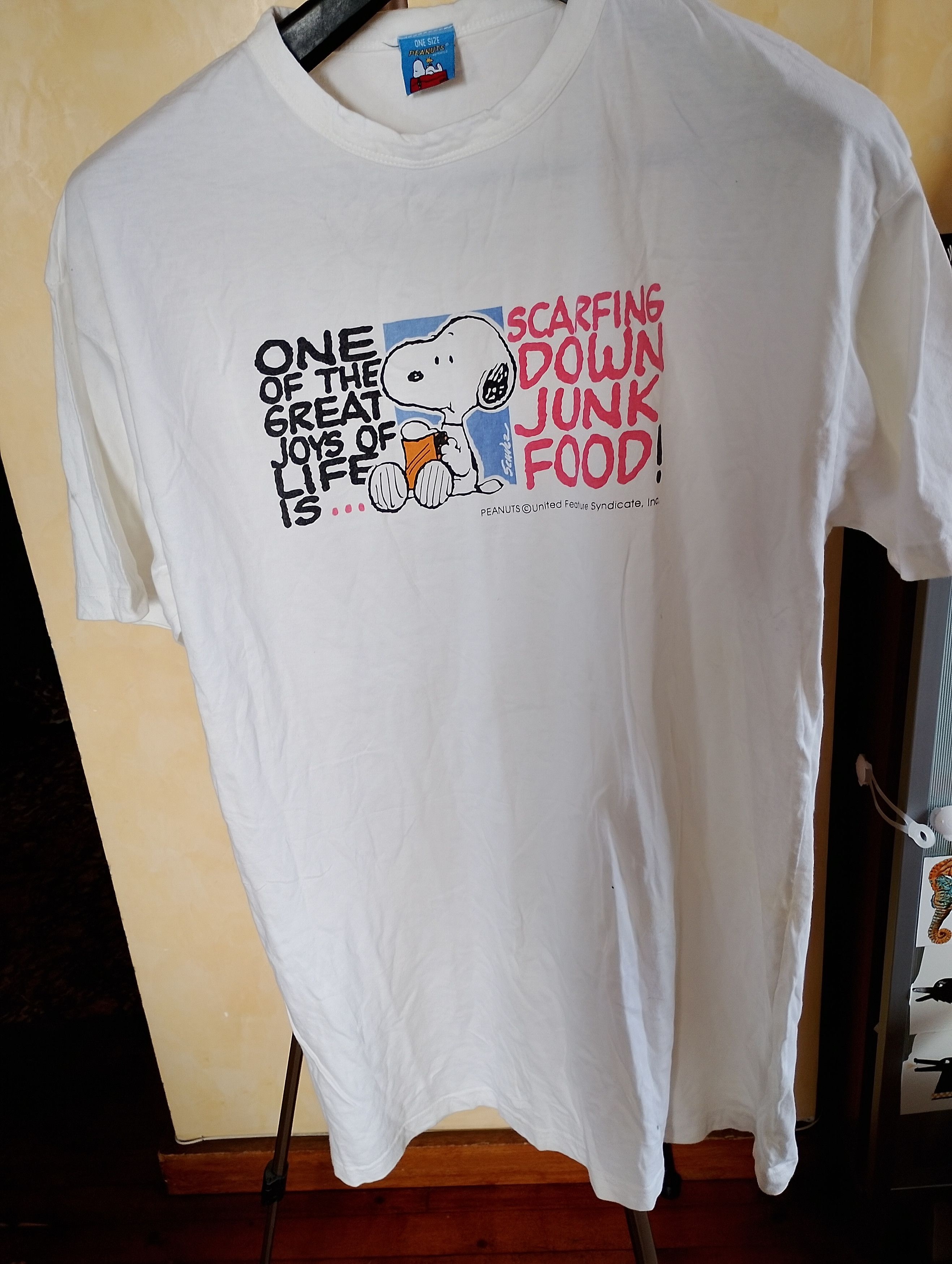 Peanuts Peanuts Scarfing Down Junk food t-shirt sz L Size US L / EU 52-54 / 3 - 5 Thumbnail