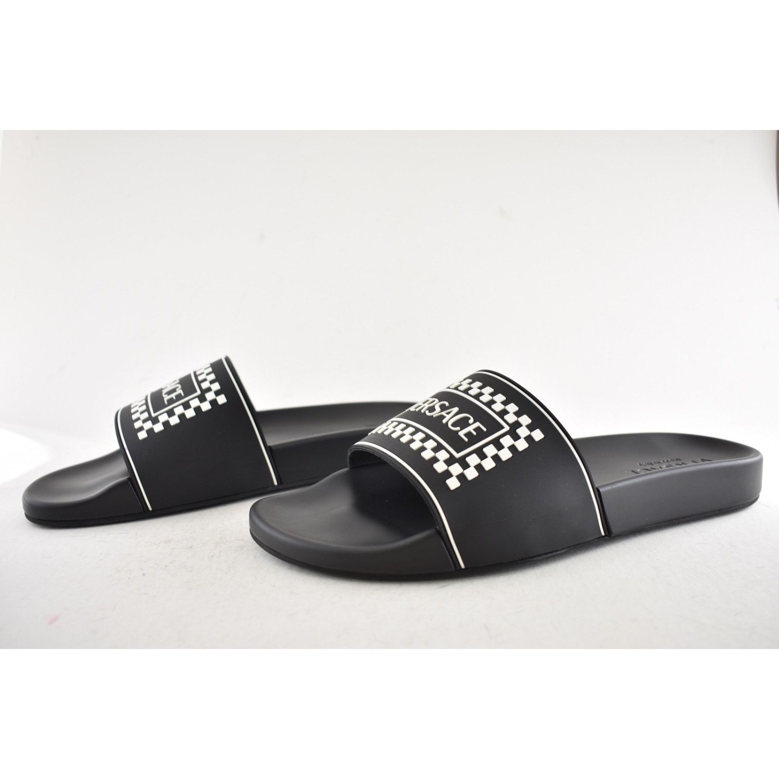 Versace Versace Black White 90s Logo Rubber Pool Slide 44 11 Size US 11 / EU 44 - 11 Thumbnail