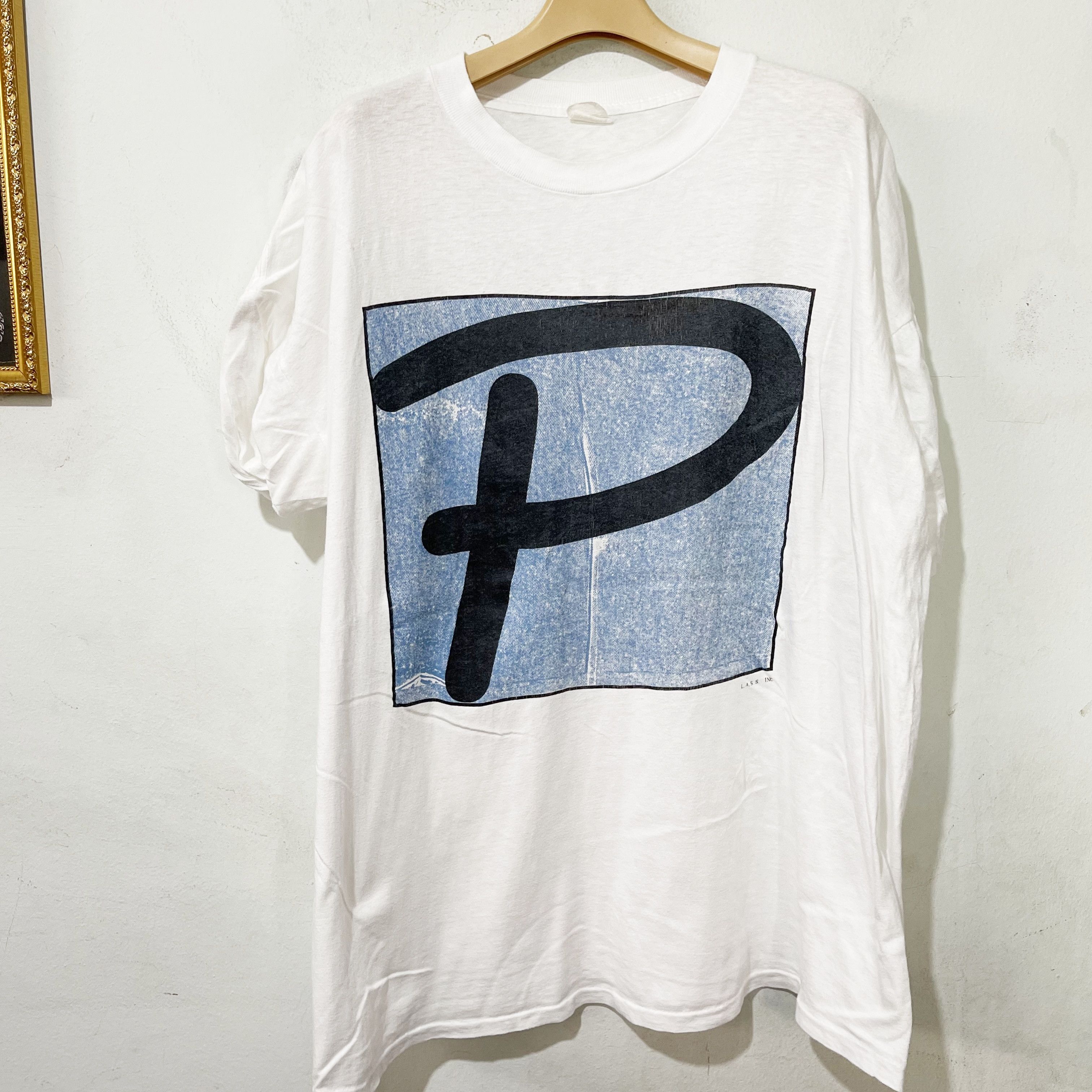 Vintage Vintage 90s Letter P T-Shirt Size US XL / EU 56 / 4 - 1 Thumbnail