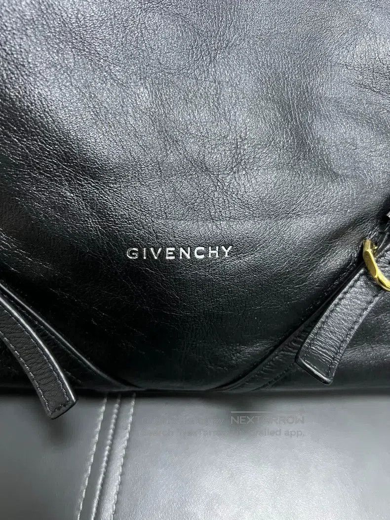 Givenchy Givenchy Black Wax Cowhide Voyou Handbag, Medium Size Size ONE SIZE - 3 Thumbnail