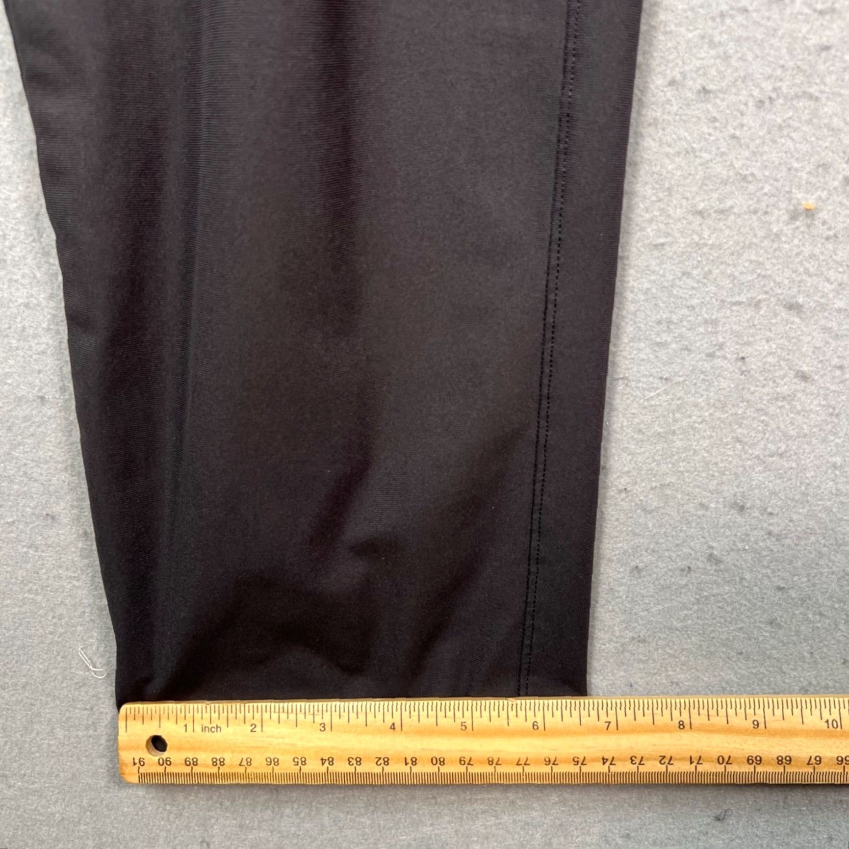 Lululemon Lululemon Mens 34 Black Tapered Pants Recycled Polyester Blend Shirt Pants Mens 34 Black Chino Tapered Polyester Blend Recycled 30in Inseam Size US 34 / EU 50 - 7 Thumbnail