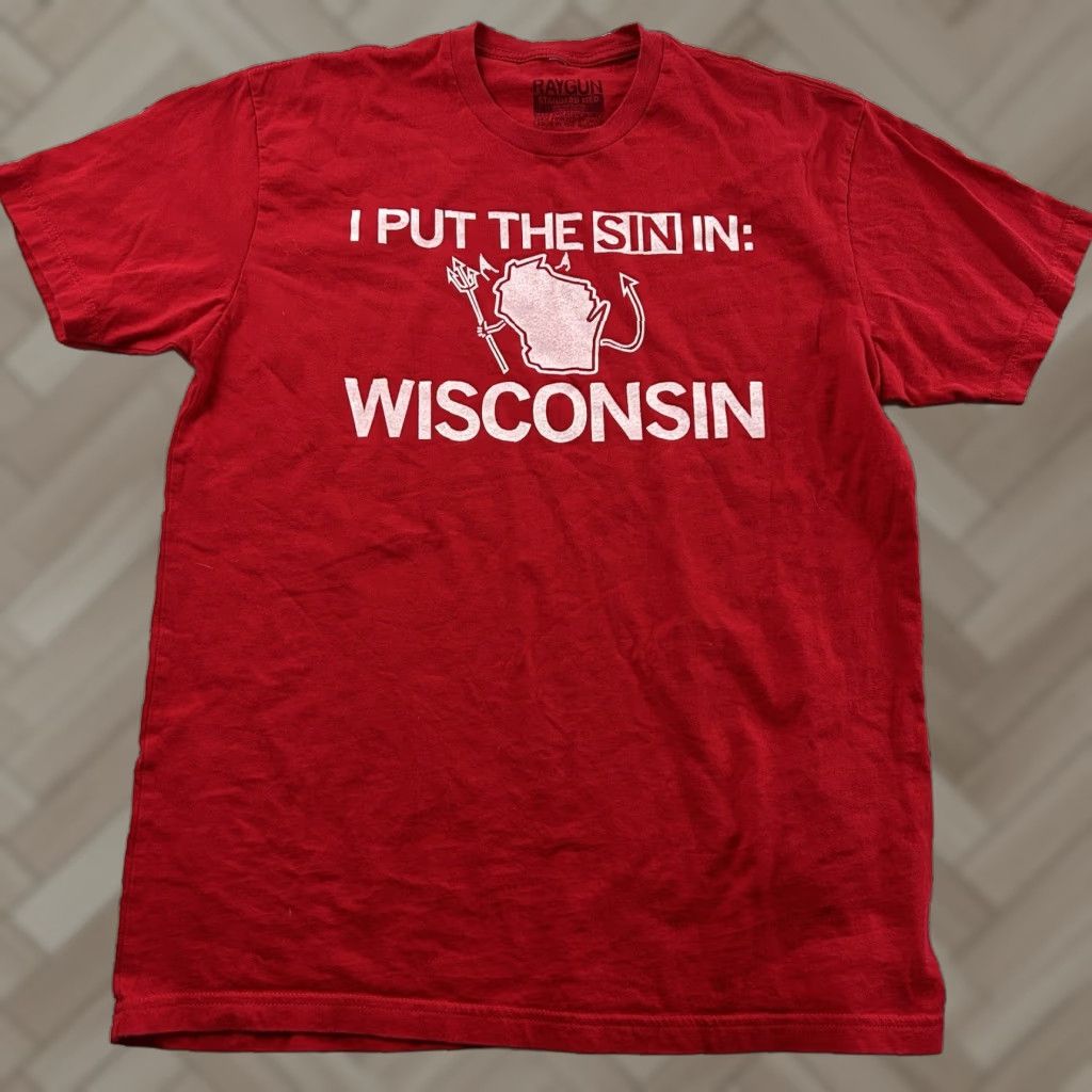 Vintage Raygun I Put The Sin In Wisconsin Short Sleeve T Shirt Men's M Red Size US M / EU 48-50 / 2 - 1 Thumbnail