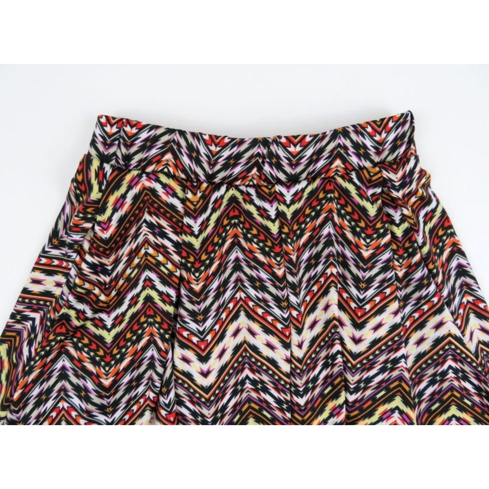 Vintage LuLaRoe Madison Skirt XS Pockets Geometric Neon Pink Aztec Women's Madison Skirt XS Geometric Neon Pink Aztec LuLaRoe Size 26" / US 2 / IT 38 - 6 Thumbnail