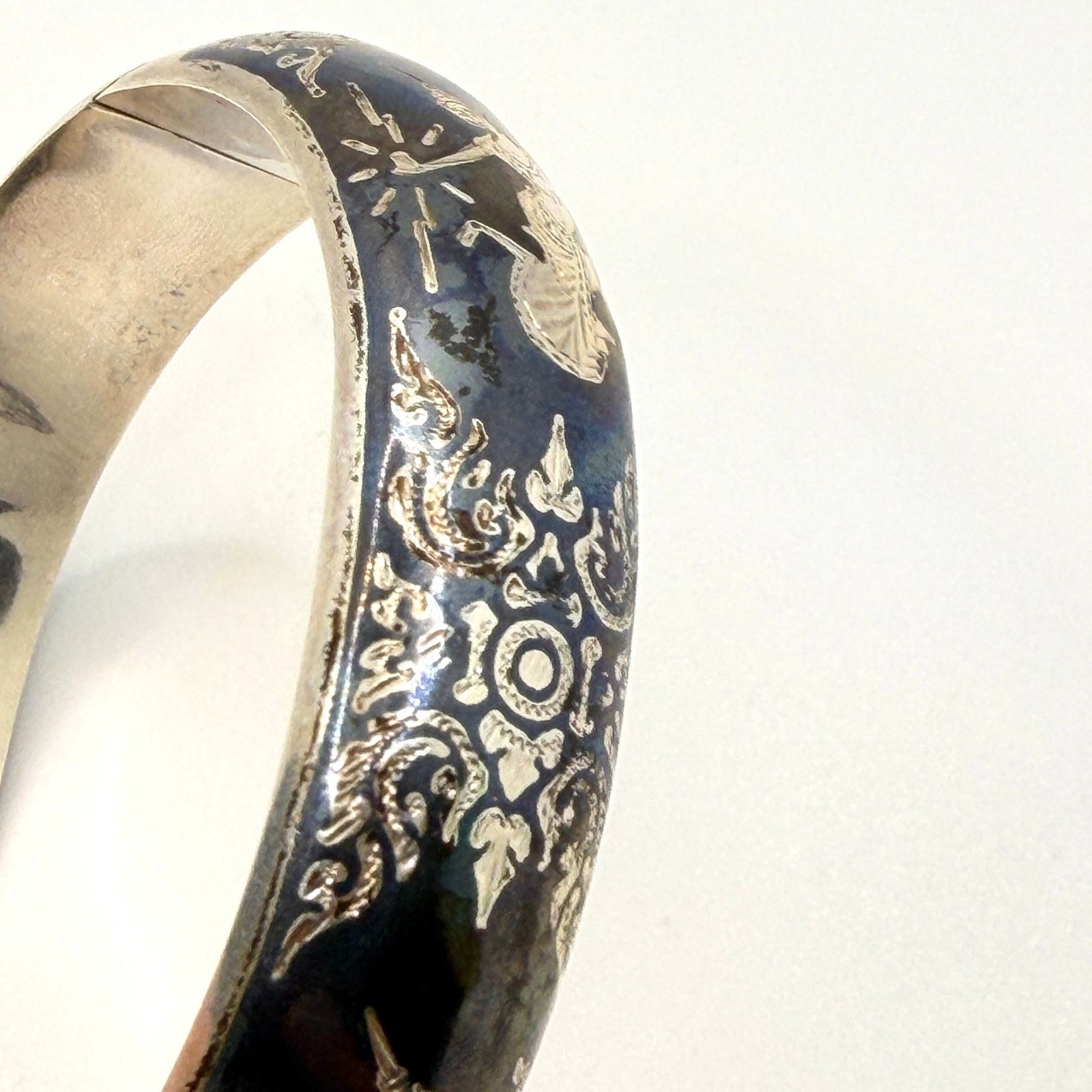 Vintage Vintage 50s Siam Sterling Silver Blue Niello Hinged Bangle Size ONE SIZE - 3 Thumbnail