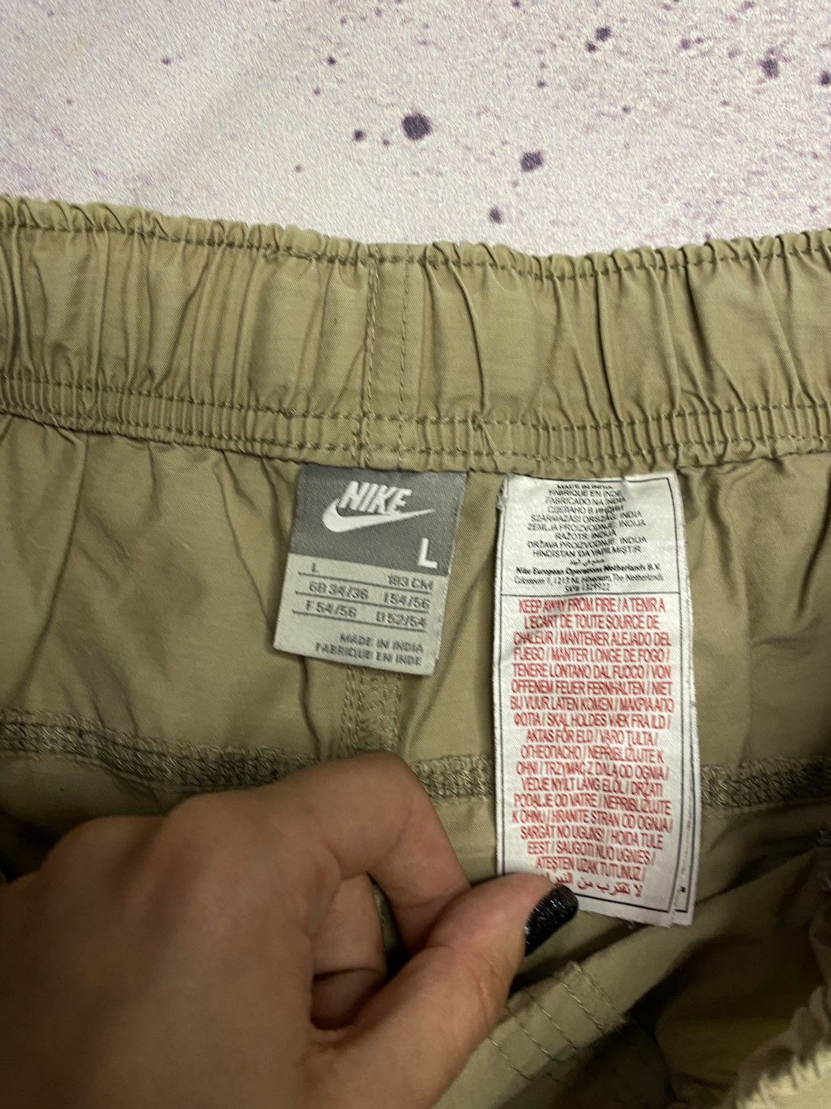 Nike MENS Nike Cargo Swoosh Tab Logo Shorts All Nude vintage Size US 34 / EU 50 - 10 Thumbnail