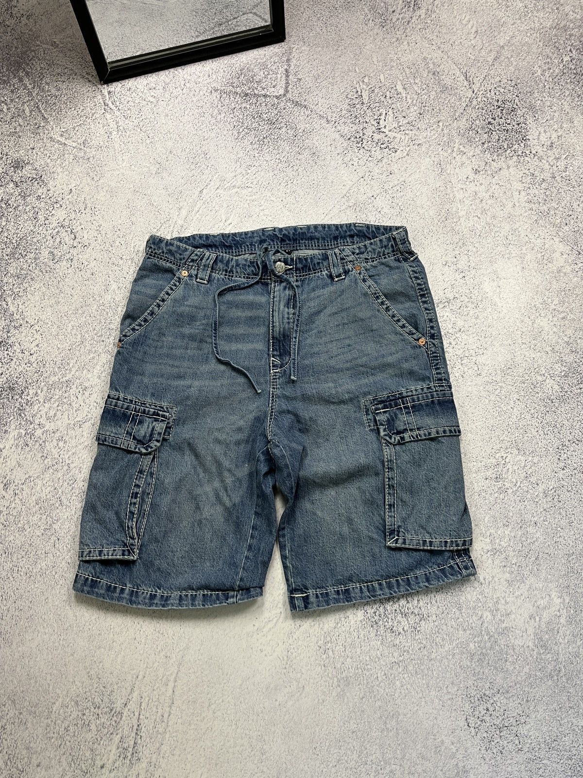 True Religion Crazy Y2K True Religion Baggy Denim Cargo Shorts Sk8 Hype Size US 34 / EU 50 - 4 Thumbnail