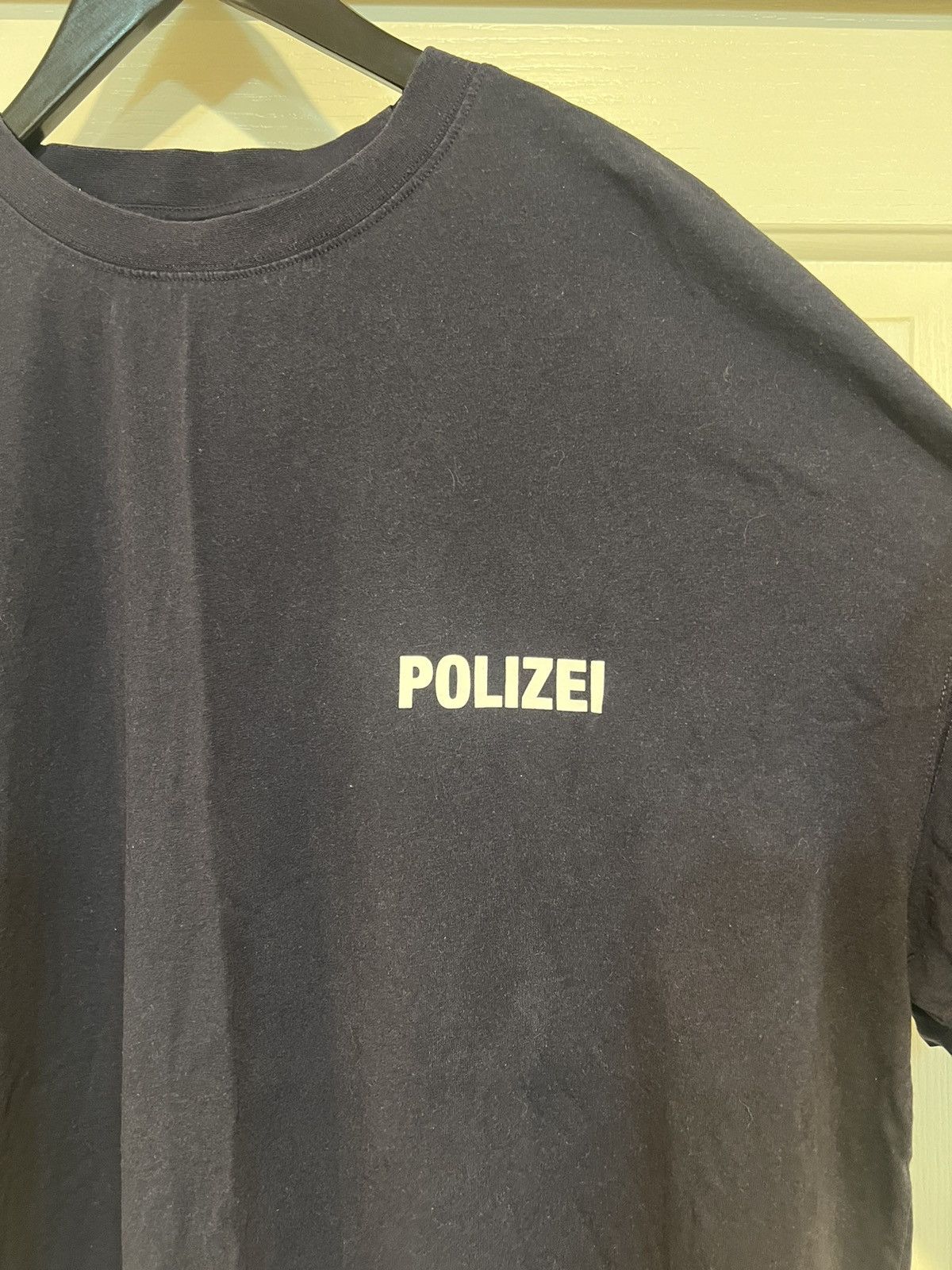 Vetements Vetements Polizei Tee Size US L / EU 52-54 / 3 - 3 Thumbnail
