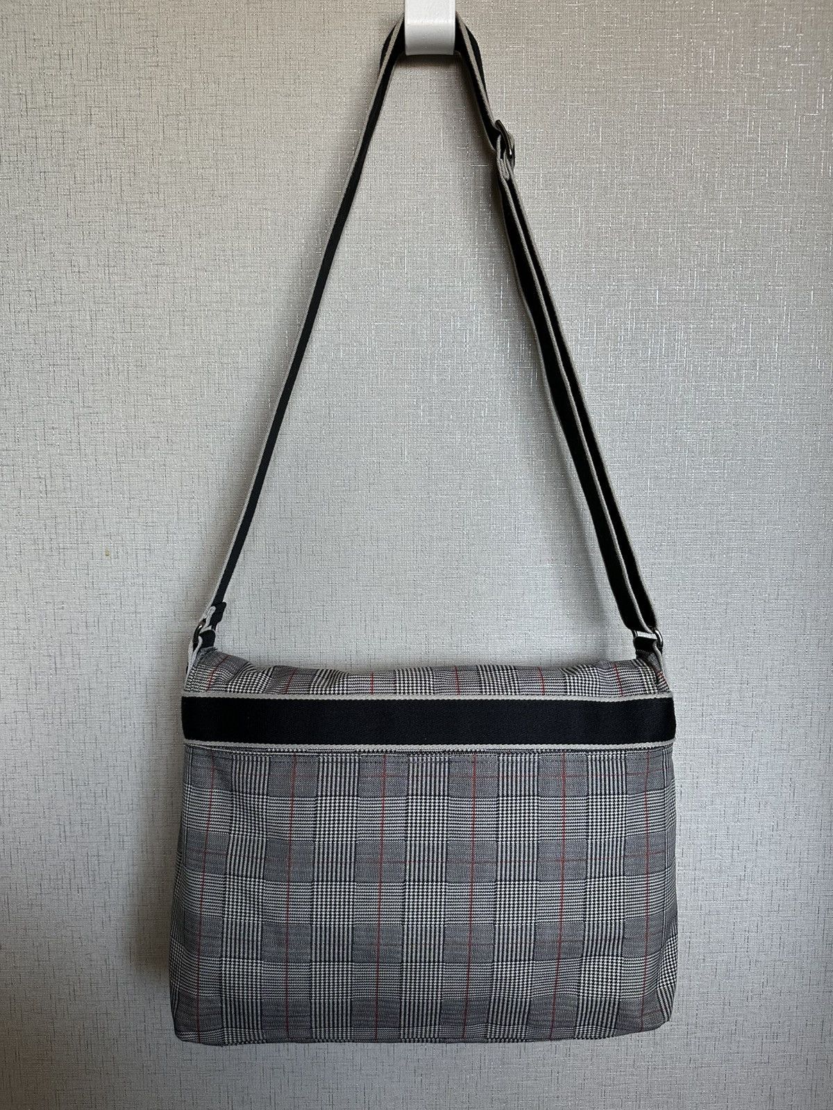 Lacoste × Vintage Vintage Lacoste Bag Laptop Rare Retro Grey Campus Size ONE SIZE - 8 Thumbnail
