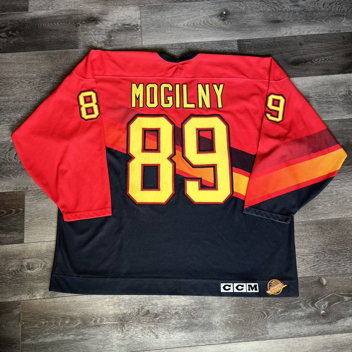 NHL Vintage Vancouver Canucks Alexander Mogilny Hockey Jersey 89 Size US XXL / EU 58 / 5 - 1 Thumbnail