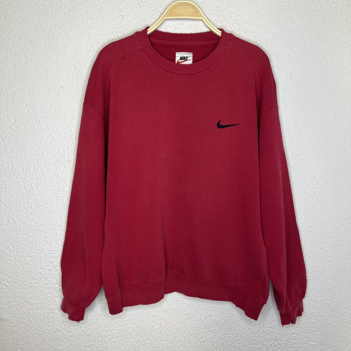 Nike Vintage Nike Sweatshirt Crewneck Swoosh Red Logo 90s Size US L / EU 52-54 / 3 - 2 Thumbnail