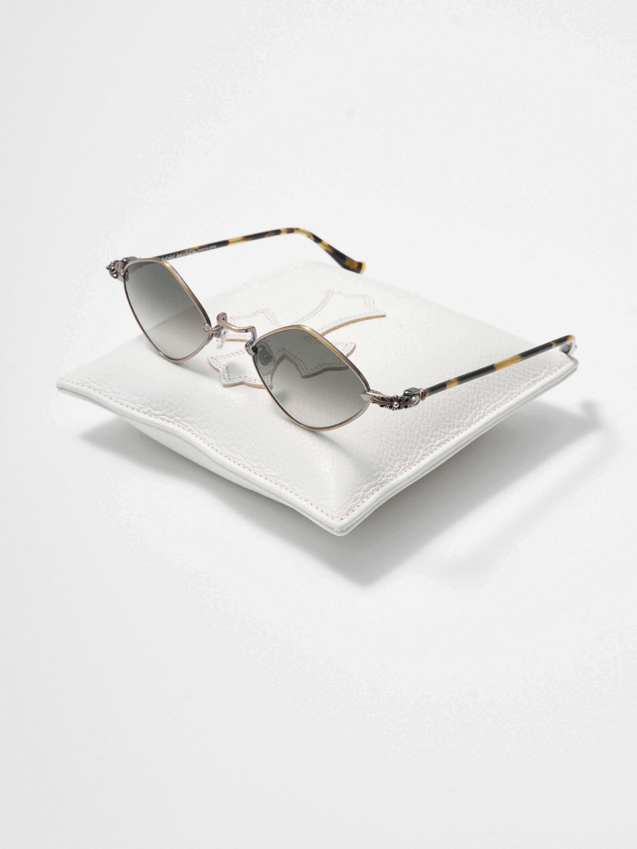 Chrome Hearts CHROME HEARTS DIAMOND DOG Antique Gold/Hollywood Tortoise Size ONE SIZE - 1 Thumbnail