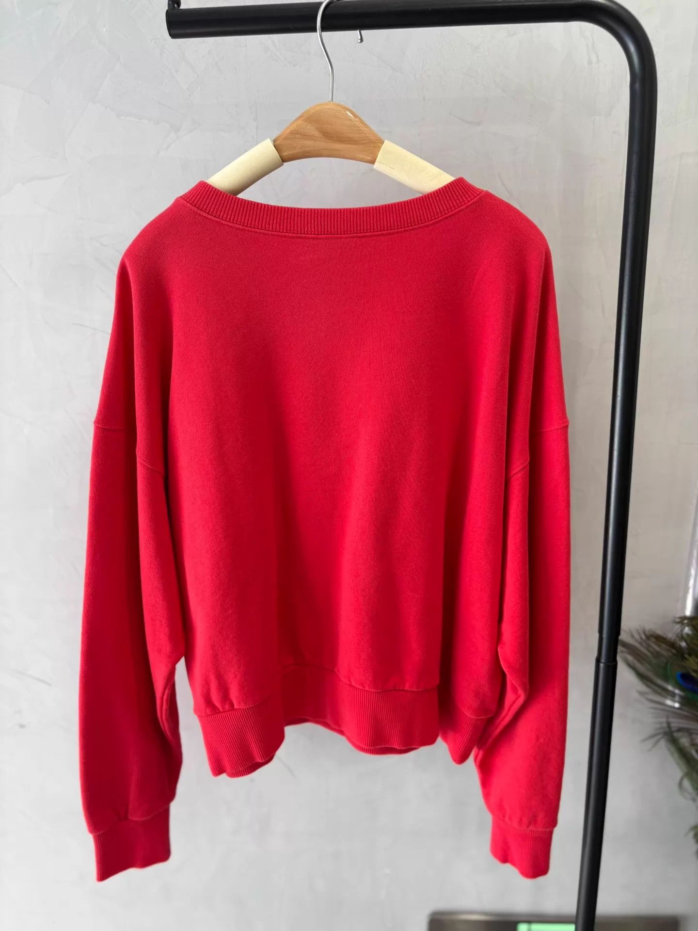 Celine Celine Berry Red Triomphe Logo Crewneck M Deadstock Size M / US 6-8 / IT 42-44 - 2 Thumbnail