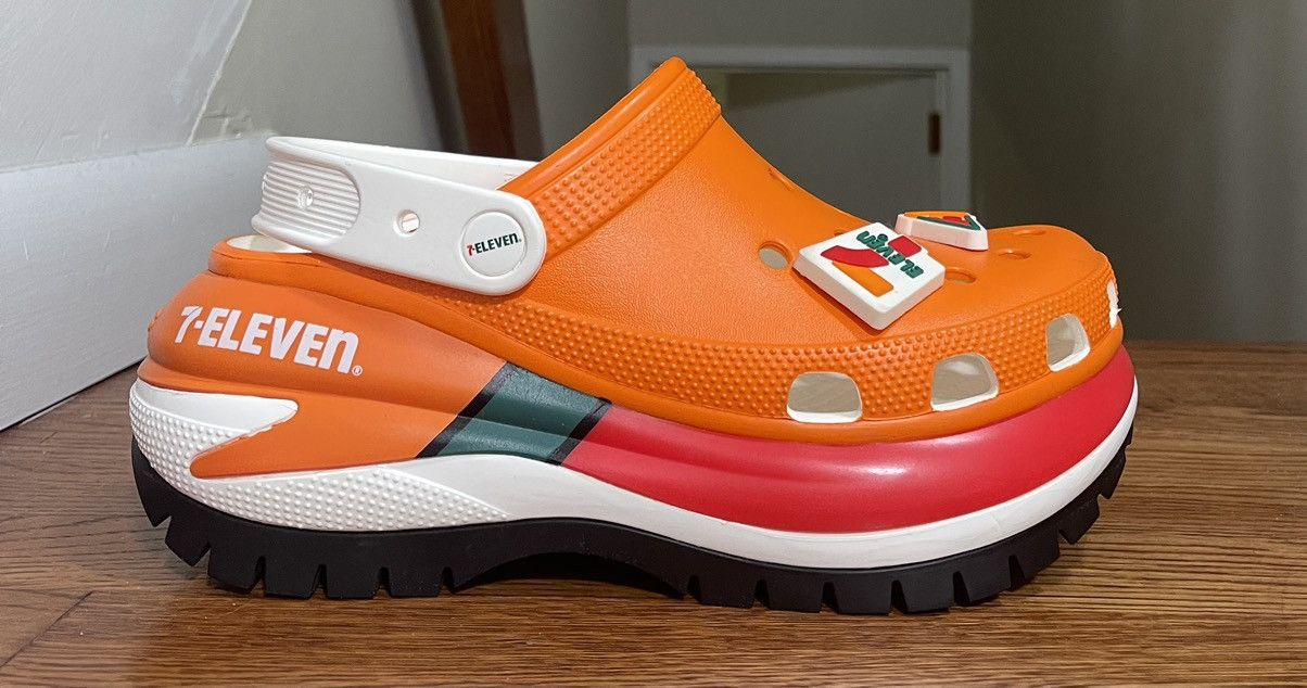 Crocs Crocs Mega Crush Clog 7-Eleven Orange Women’s 8 Size US 8 / IT 38 - 2 Thumbnail