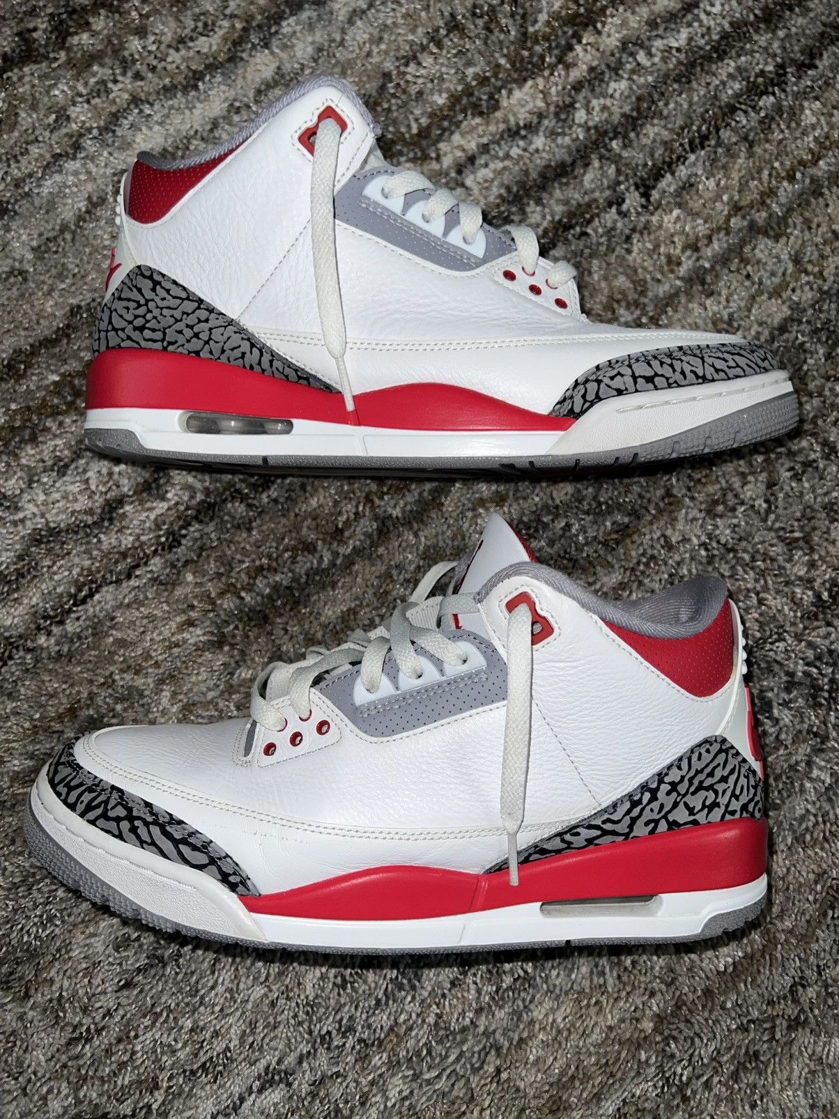 Jordan Brand Air Jordan 3 Fire Red Size 10.5 Size US 10.5 / EU 43-44 - 1 Thumbnail