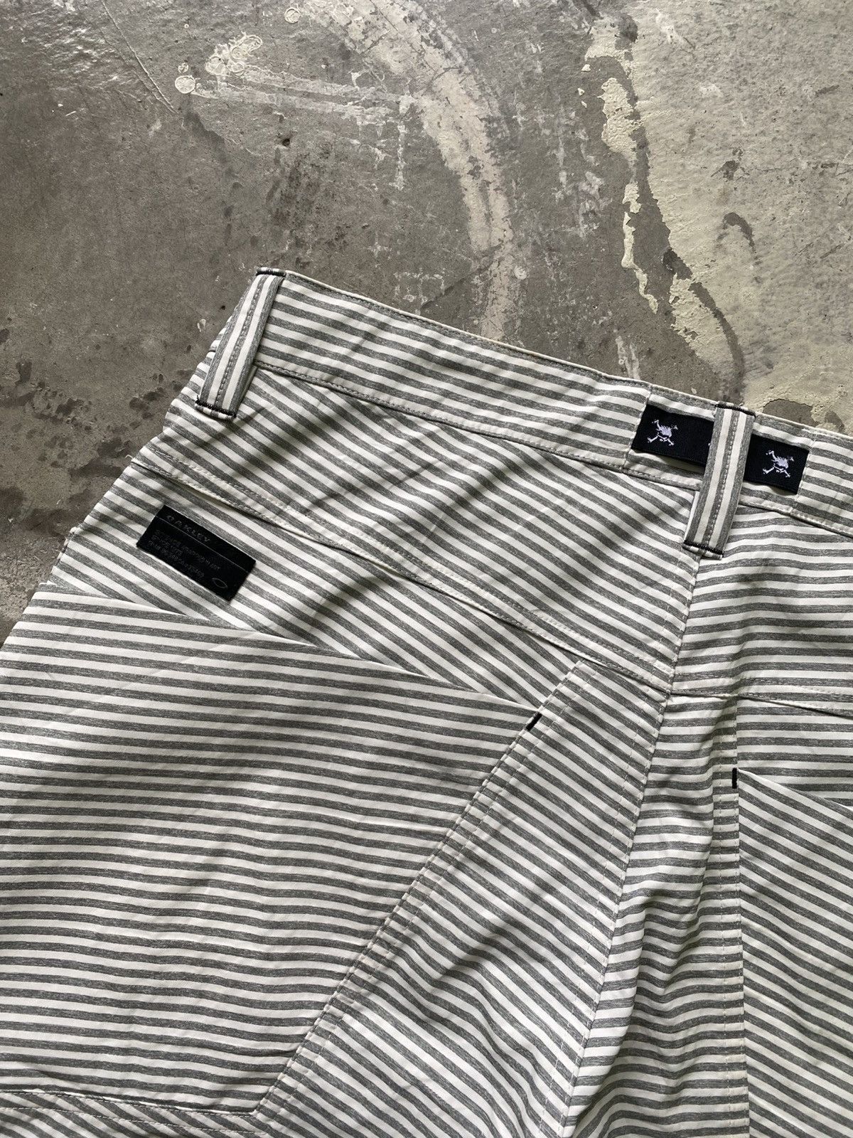 Oakley × Vintage Vintage Oakley Stripe Short Pants Size US 34 / EU 50 - 8 Thumbnail