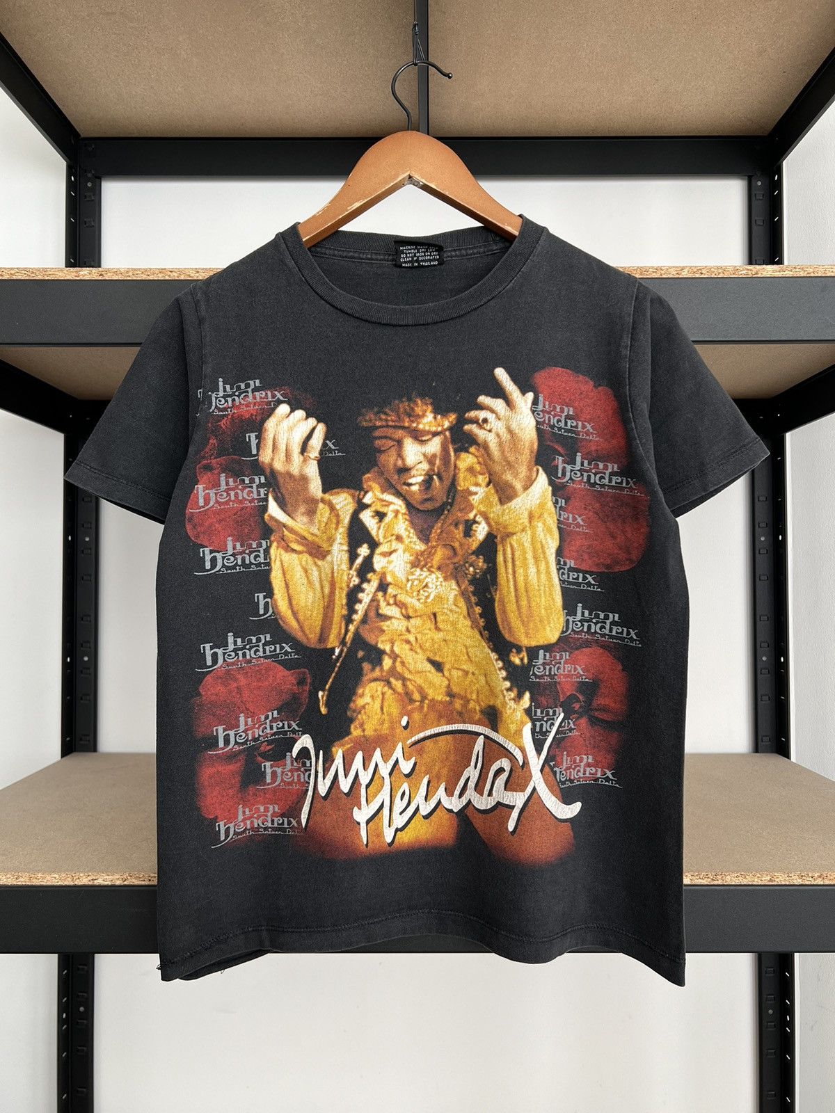 Band Tees Vintage 90s Jimi Hendrix South Saturn Delta Black T-shirt Size US S / EU 44-46 / 1 - 1 Thumbnail