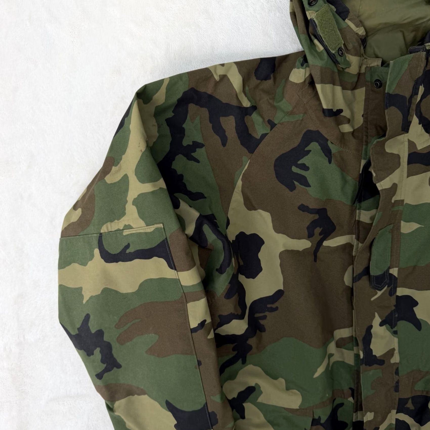 Vintage VINTAGE US Military Tennessee Corp Jacket Mens Large Camouflage Hooded Insulated Waterproof Parka Coat Size US L / EU 52-54 / 3 - 5 Thumbnail