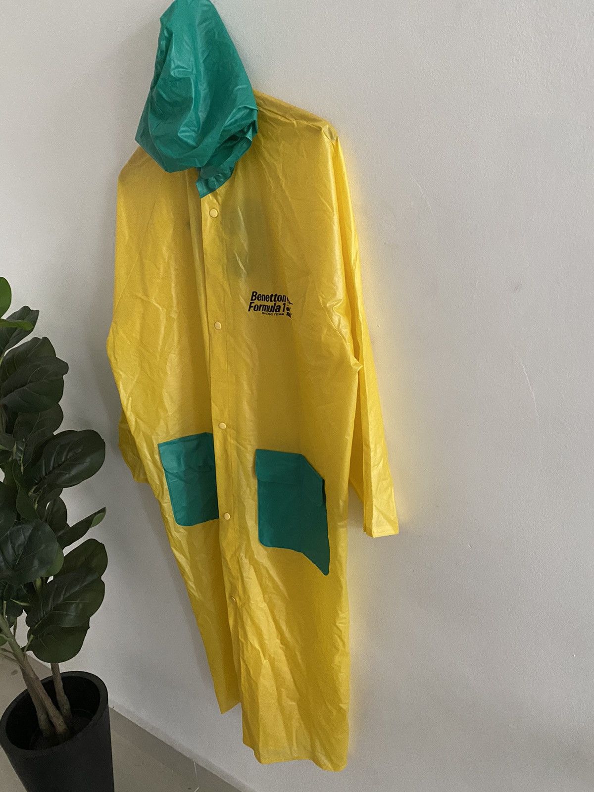 Benetton × Gear for Sports Benetton Formula 1 Racing Team Rain Jacket hoodie nice Size US L / EU 52-54 / 3 - 3 Thumbnail