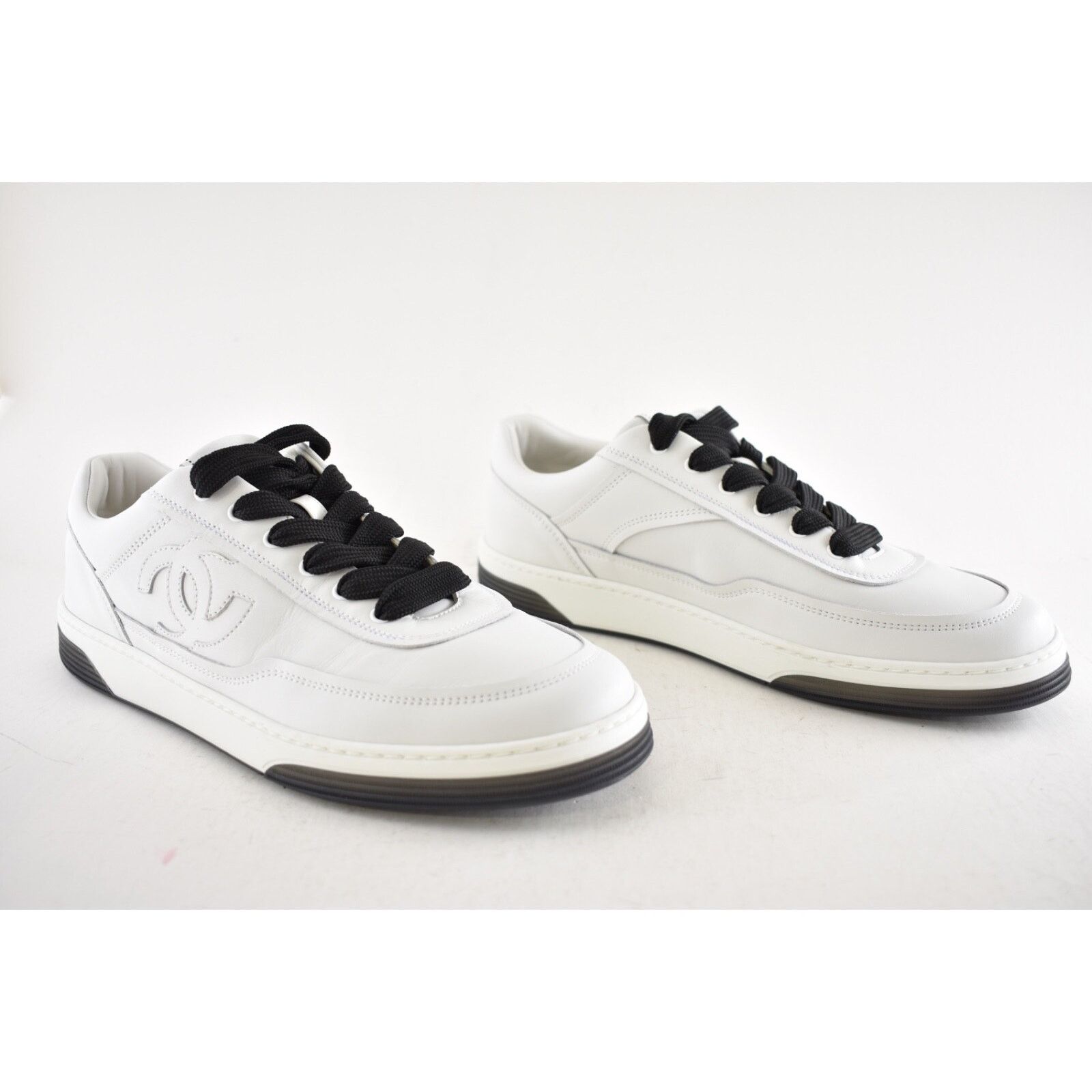 Chanel Chanel Leather CC Logo Flat Lace Up Runner Sneaker 42 Size US 12 / IT 42 - 7 Thumbnail