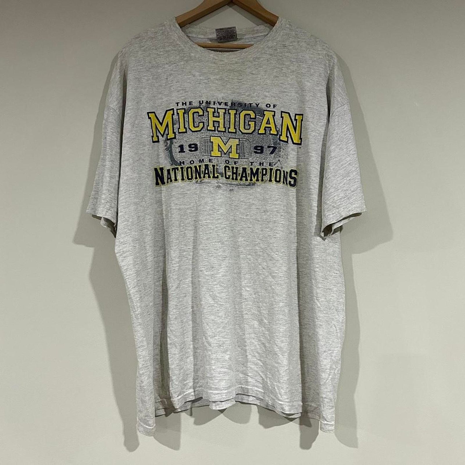 Gear for Sports Vintage 1997 Thrashed Michigan Wolverines Champions Shirt Size US XL / EU 56 / 4 - 1 Thumbnail