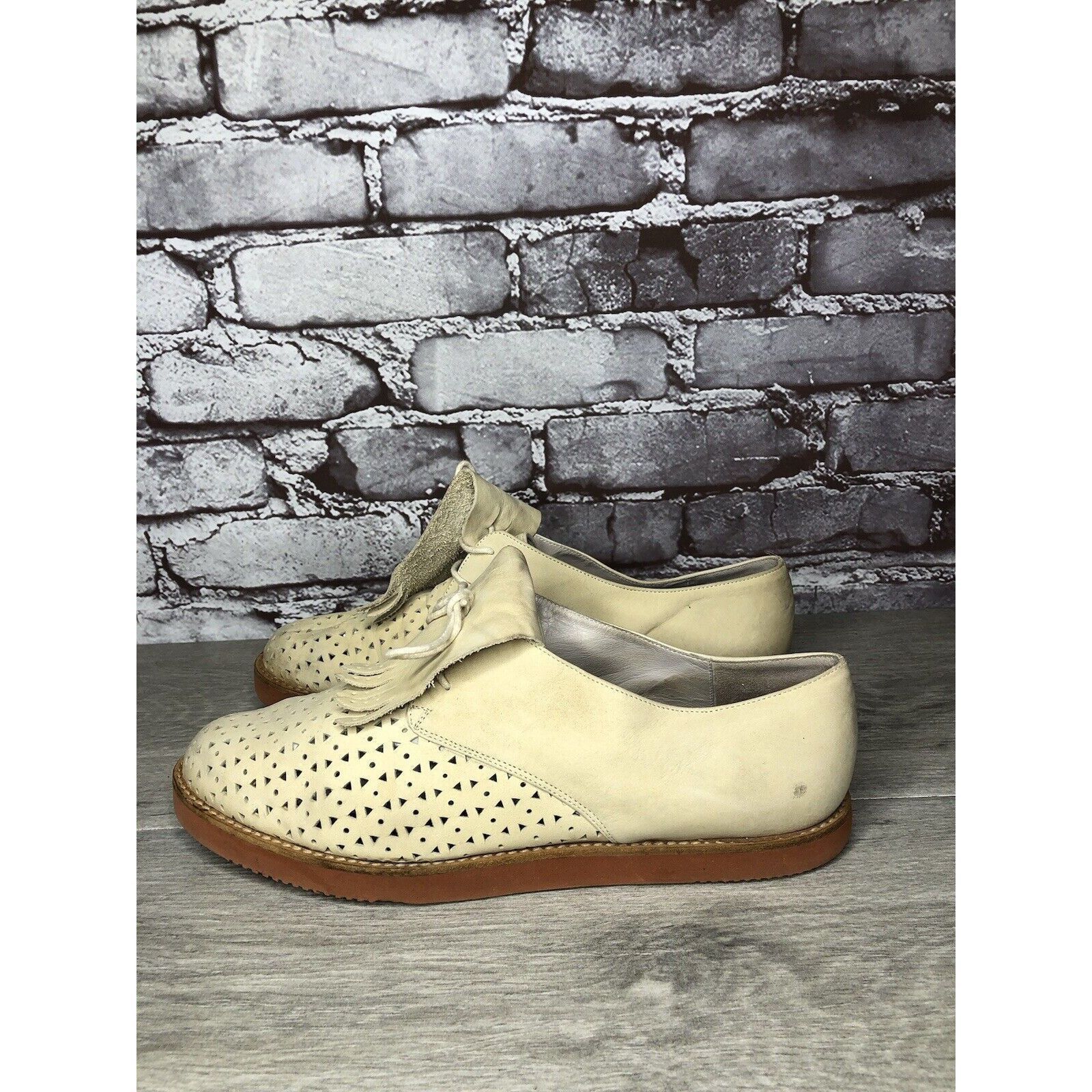 DKNY DKNY Beige Nubuck Leather Kiltie Perforated Lace Up Oxfords Size US 10 / IT 40 - 6 Thumbnail