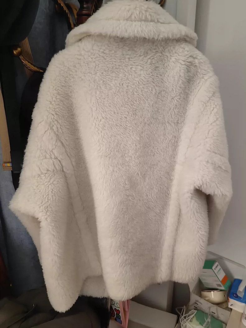 Max Mara Max Mara White short teddy coat Size S / US 4 / IT 40 - 2 Thumbnail