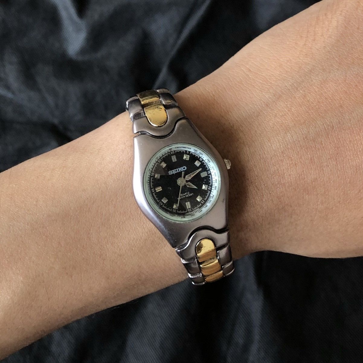 Jewelry Vintage Watch 2000s Seiko Alien Black Dial Size ONE SIZE - 1 Thumbnail