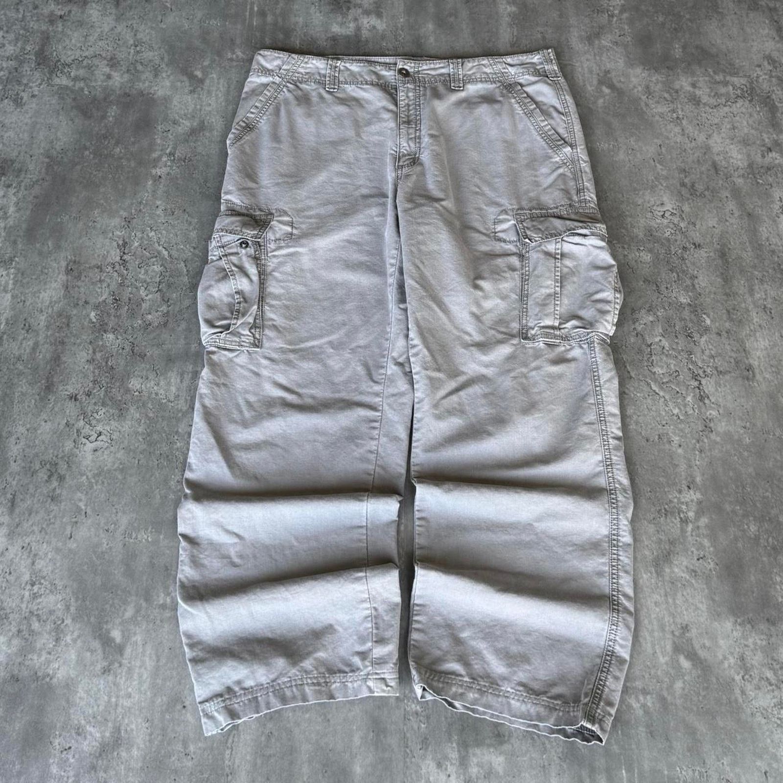 Carhartt × Eastern Mountain Sports × Vintage Vintage Y2K Eastern Mountain Sports Baggy Grey Cargo Pants Size US 38 / EU 54 - 1 Thumbnail