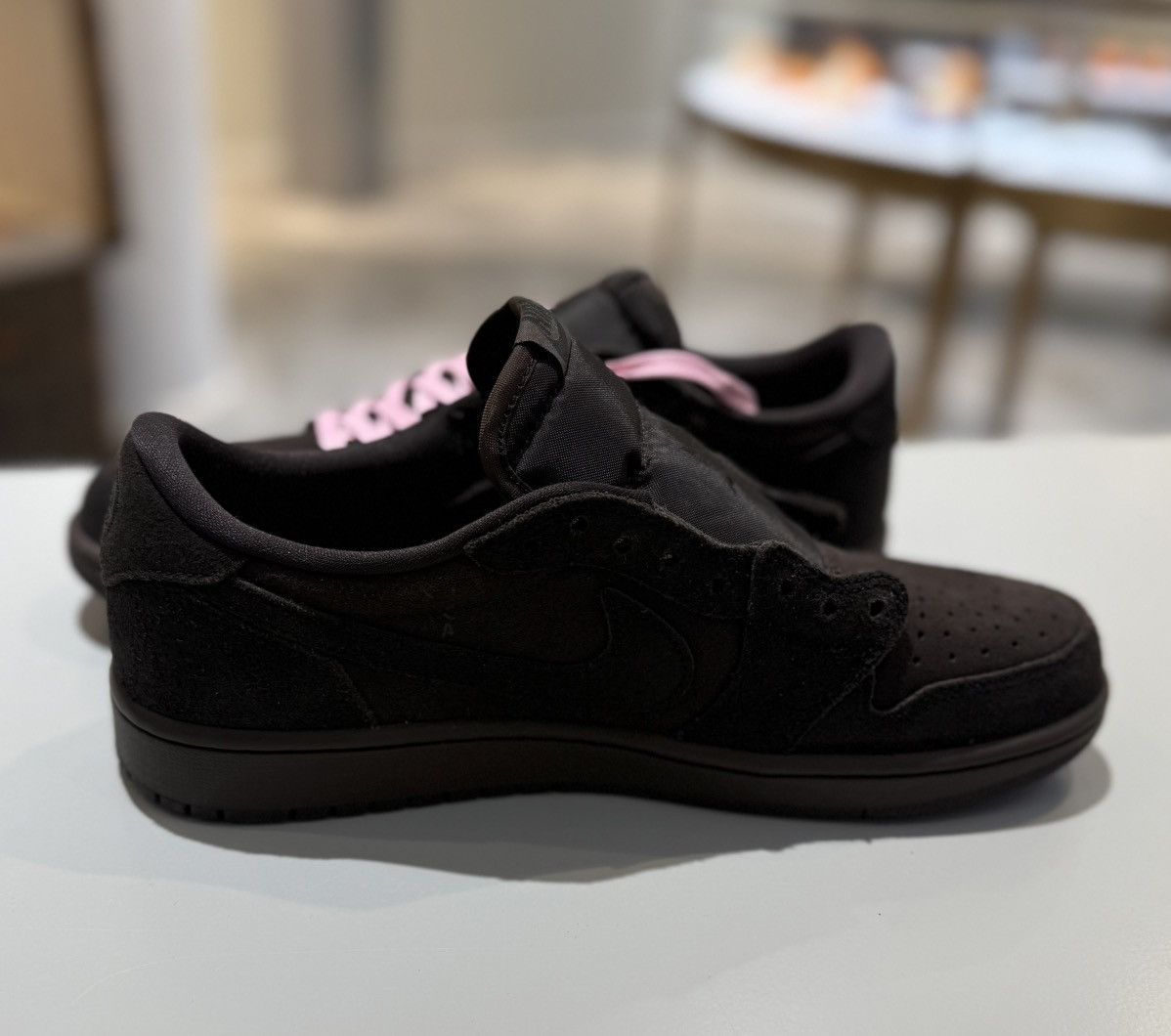 Air Jordan Retro Low SP Travis Scott Velvet Brown