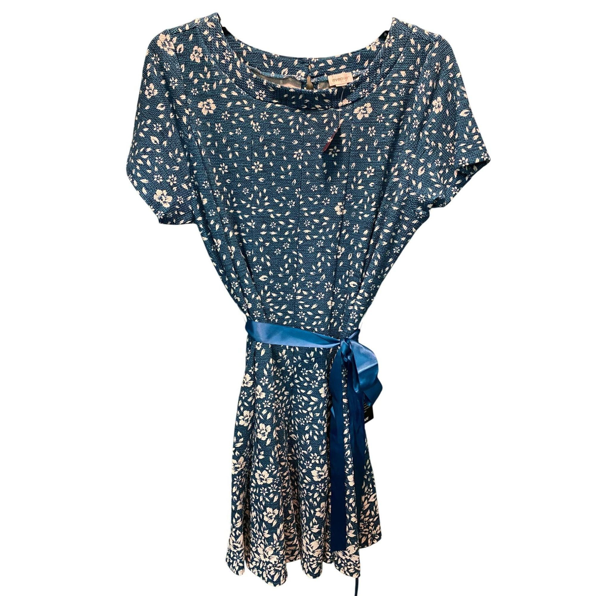 Avenue Avenue Womens Floral Textured Dress Blue White Size 18/20 Sh Size XXL / US 16-18 / IT 52-54 - 1 Thumbnail