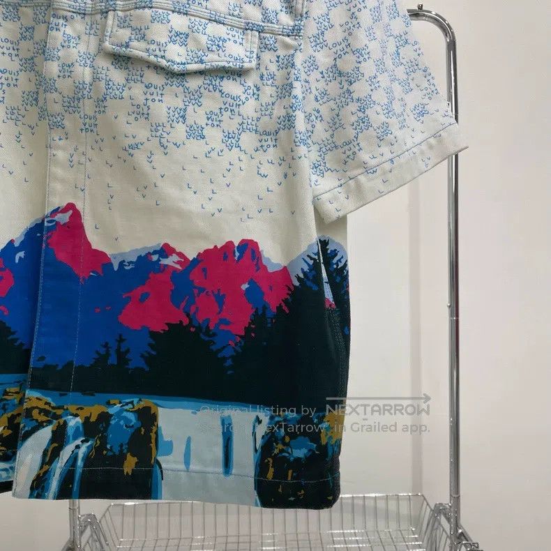 Louis Vuitton Louis Vuitton Snow mountain short sleeve full logo shirt Size US XL / EU 56 / 4 - 1 Thumbnail