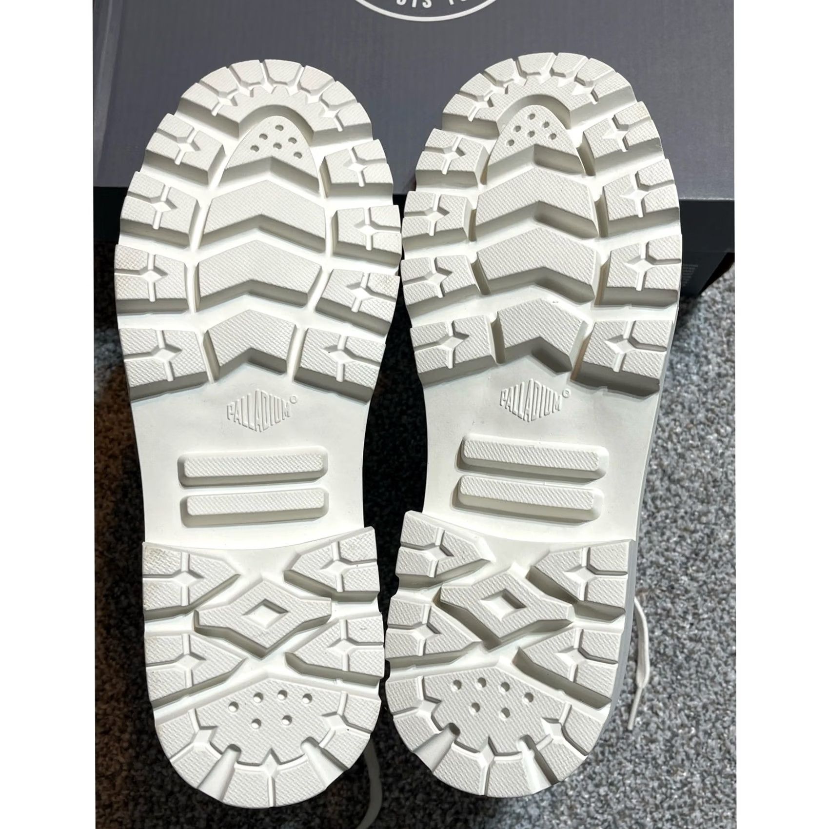 Palladium Palladium Canvas Boot 10 90s Revival Minimalist Grunge Clean Girl Gorpcore Comfy Women Boots Casual Travel Combat Ankle Lace Up White Rubber Shoes Size US 8 / IT 38 - 6 Thumbnail