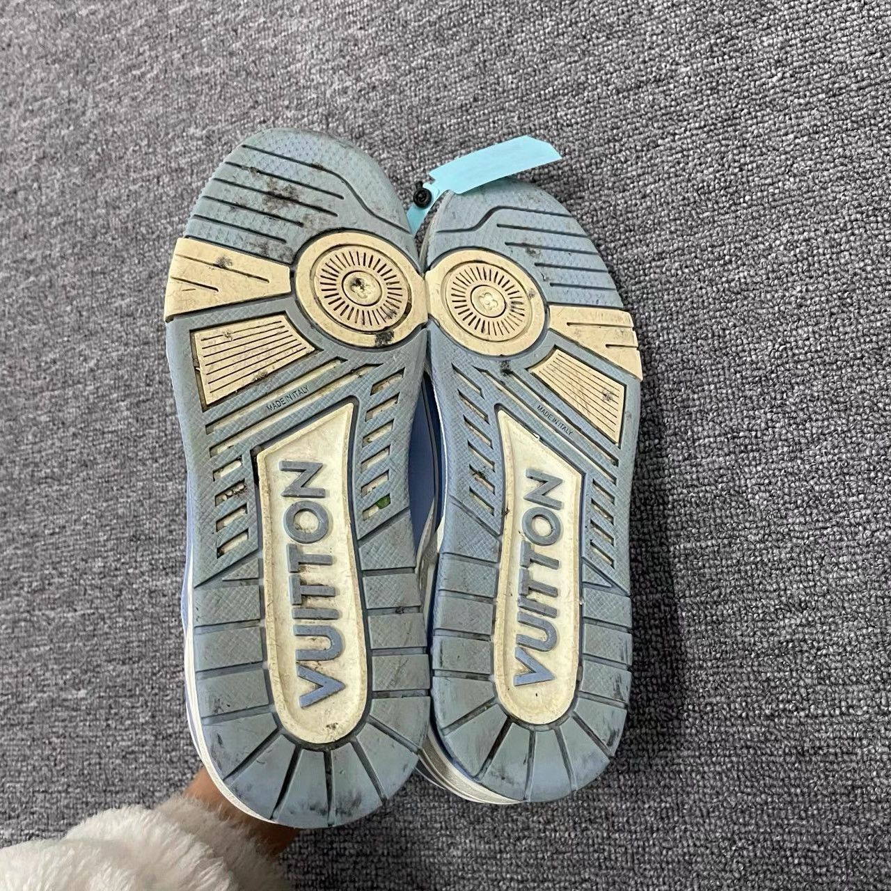 Louis Vuitton Louis Vuitton Trainer Blue And White Sneakers K28 Size US 7 / EU 40 - 6 Thumbnail