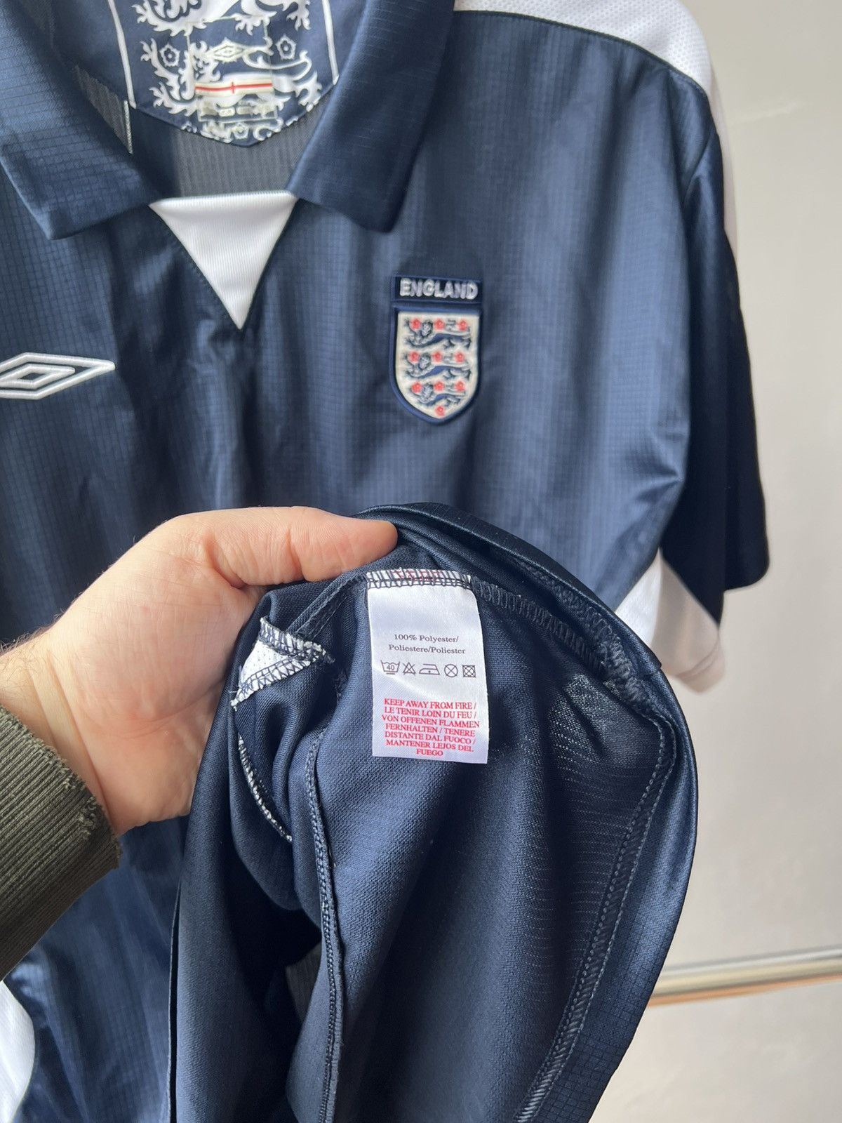 Umbro 2004/06 England Team training soccer football jersey shirt Size US XL / EU 56 / 4 - 8 Thumbnail