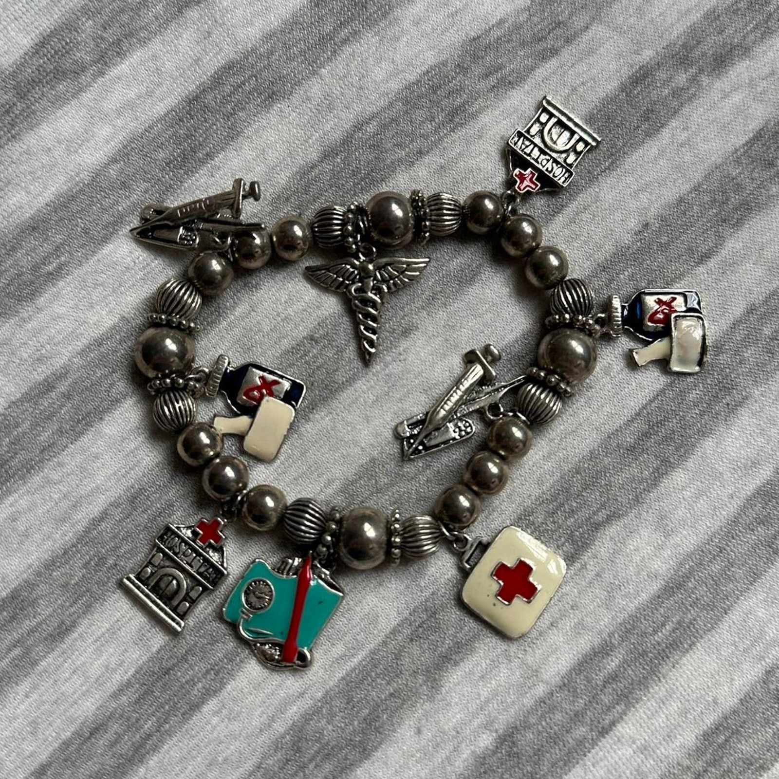 Vintage Vintage Silver Chunky Hospital Charm Pednant Bracelet Size ONE SIZE - 5 Thumbnail