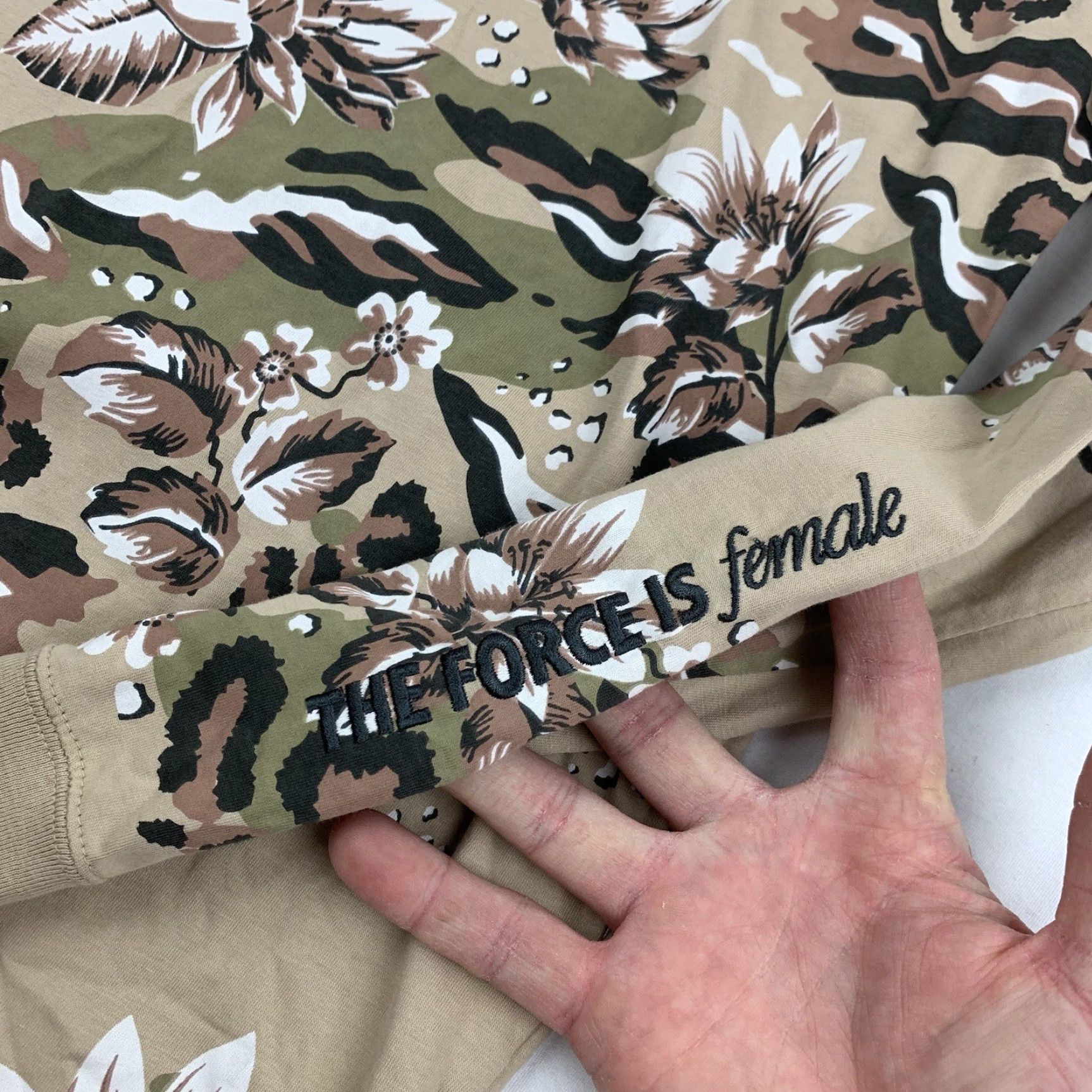 Nike Nike Womens Long Sleeve Shirt S Brown Floral The Force Is Female Sports Size S / US 4 / IT 40 - 5 Thumbnail