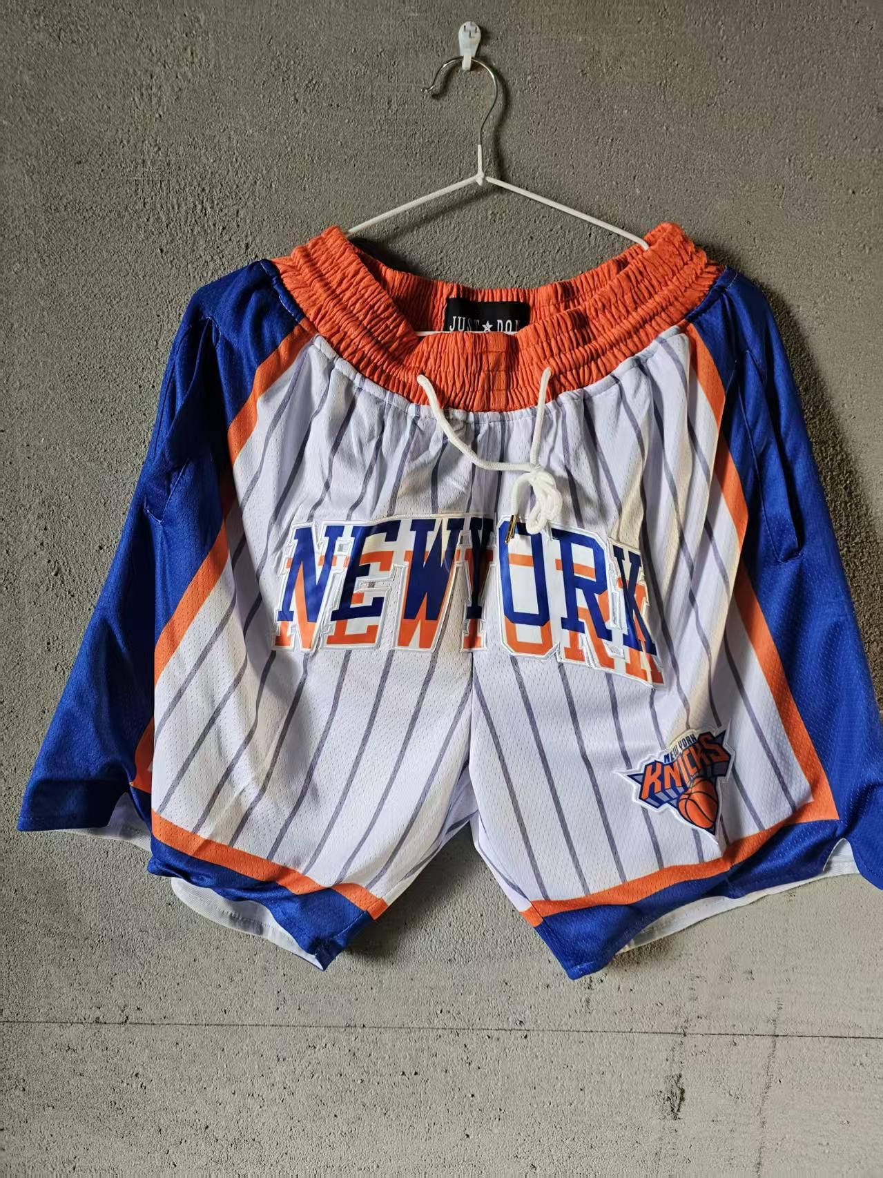 NBA New York Knicks Short Small Size Size US 32 / EU 48 - 1 Thumbnail