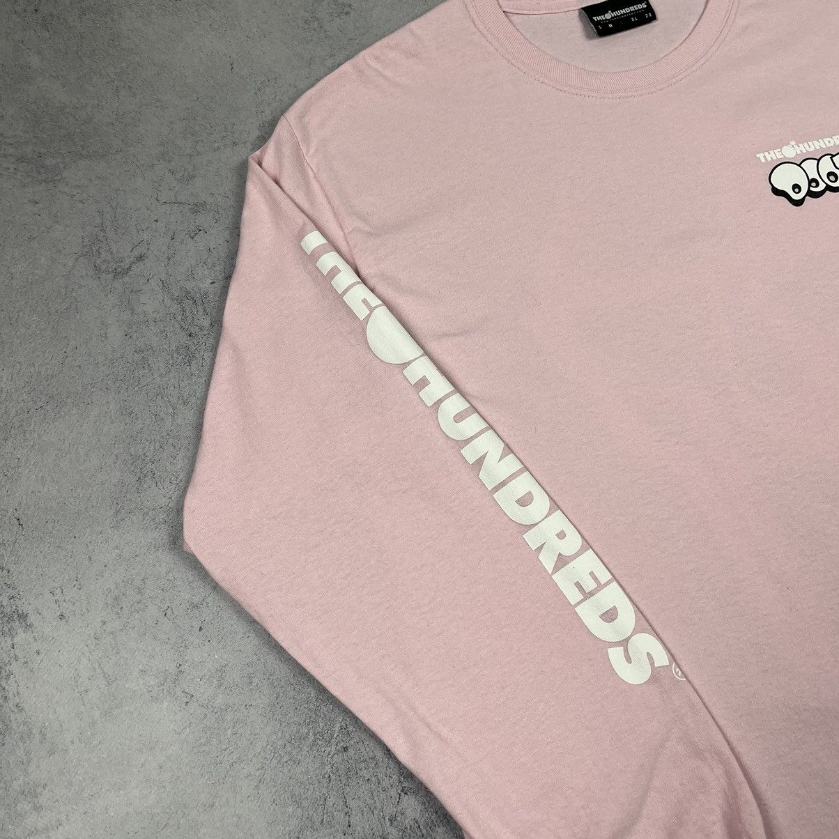 MF Doom × The Hundreds The Hundreds x MF DOOM metalface big logo longsleeve Size US L / EU 52-54 / 3 - 7 Thumbnail