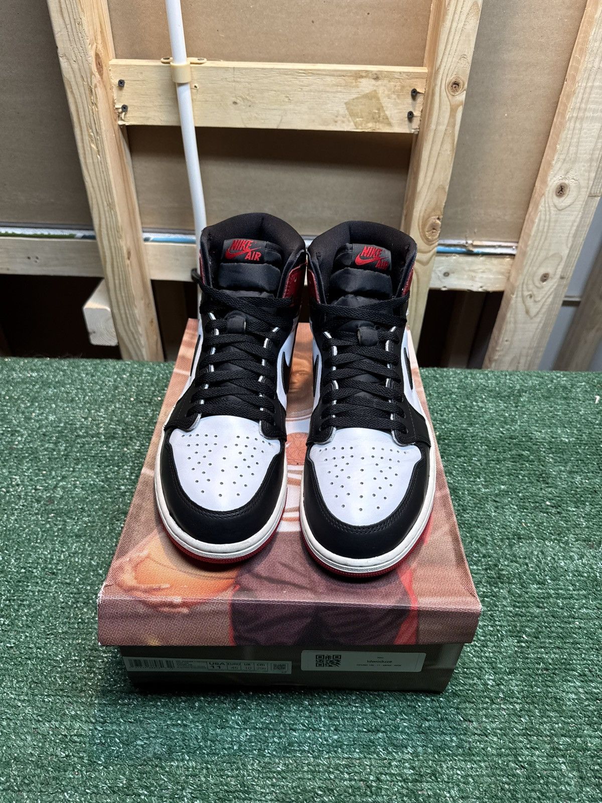 Jordan Brand Jordan Retro 1 Black Toe Reimagined Size 11 Size US 11 / EU 44 - 6 Thumbnail