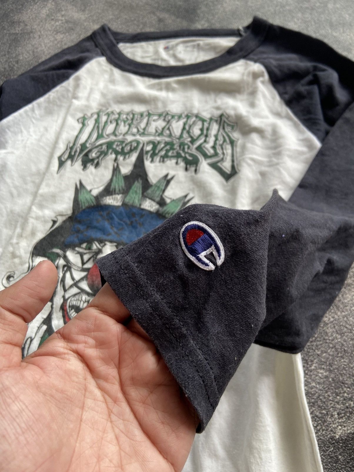 Band Tees Infectious Grooves Raglan Tshirt RARE! Size US M / EU 48-50 / 2 - 6 Thumbnail
